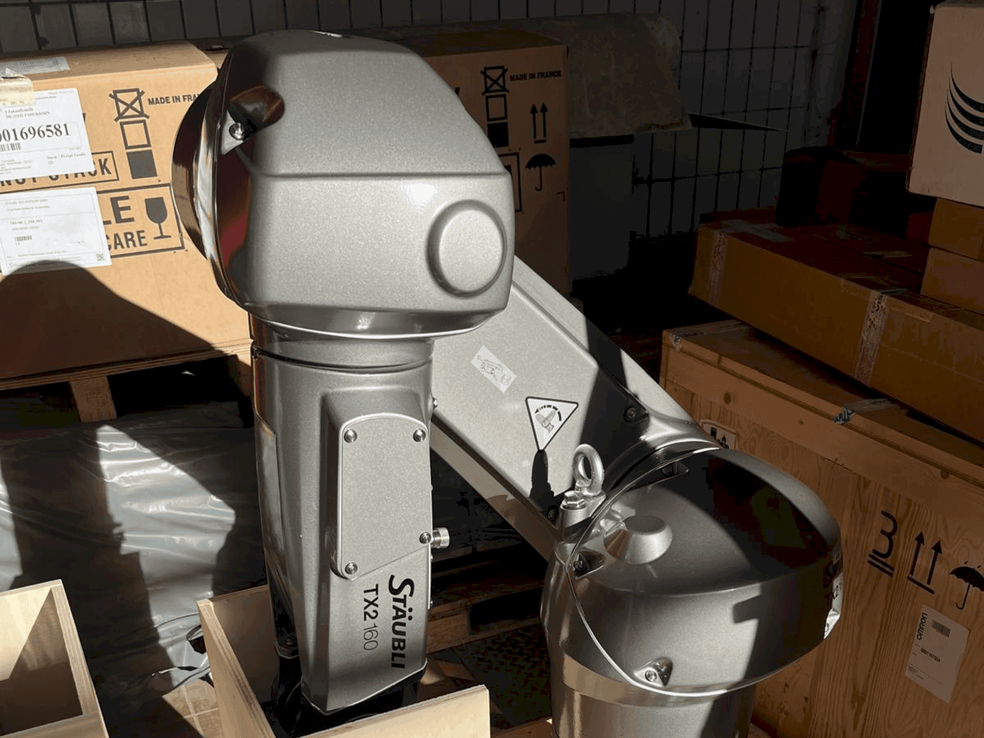 Widok z przodu maszyny STAUBLI TX2-160 HE