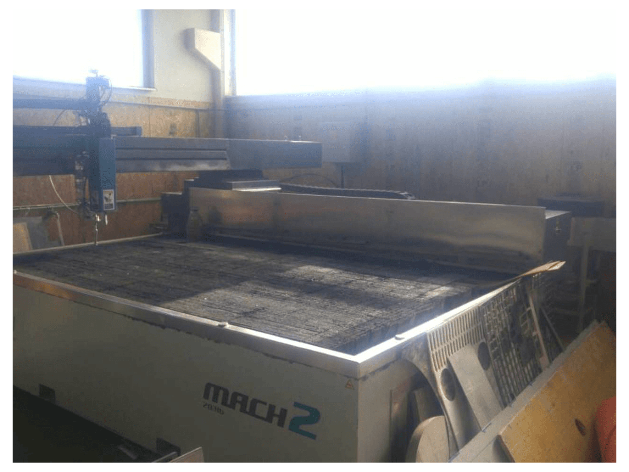 Widok z przodu maszyny Flow Mach2-3120b