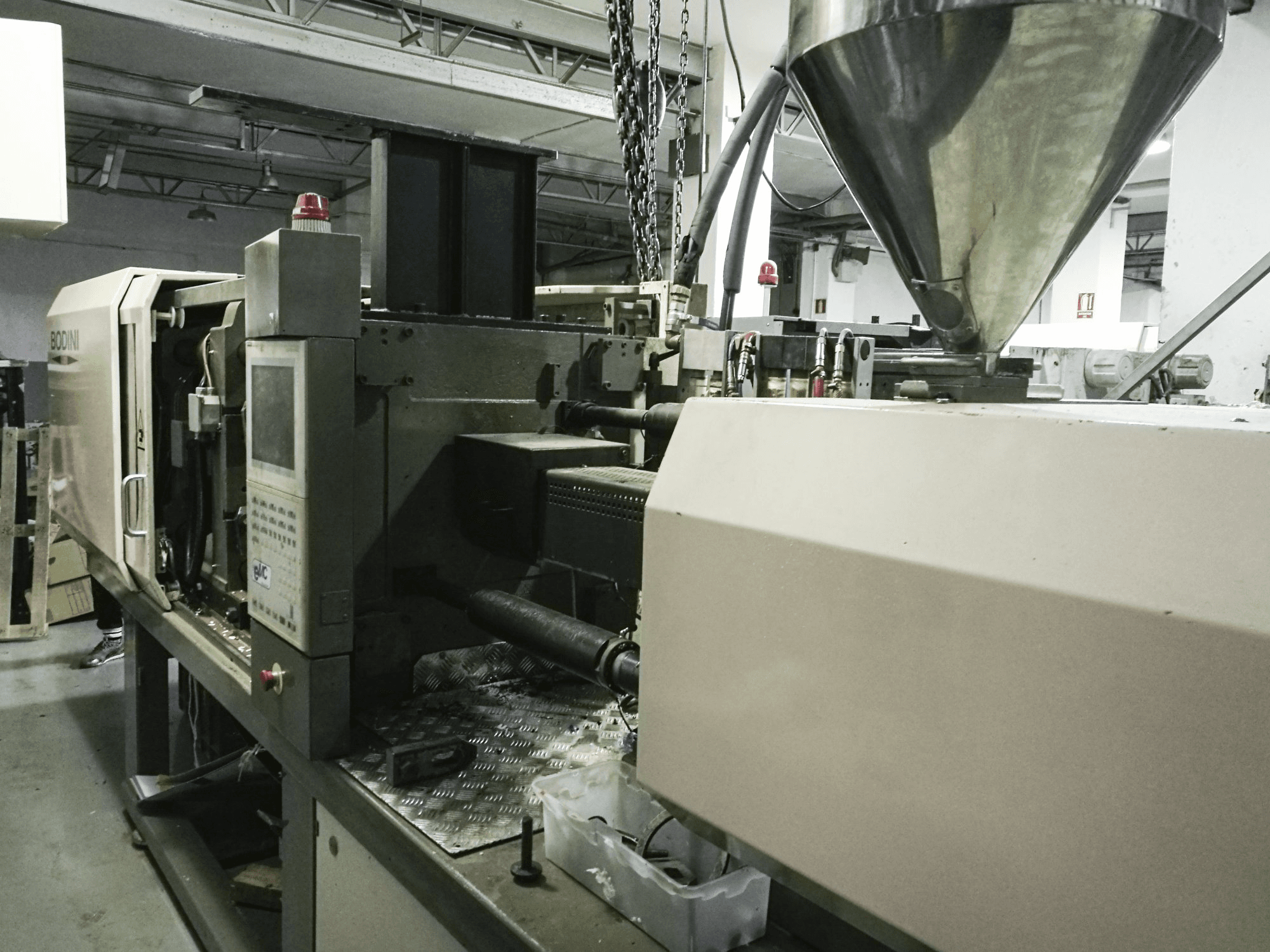 Widok z prawej maszyny BODINI ELEDRIVE 165