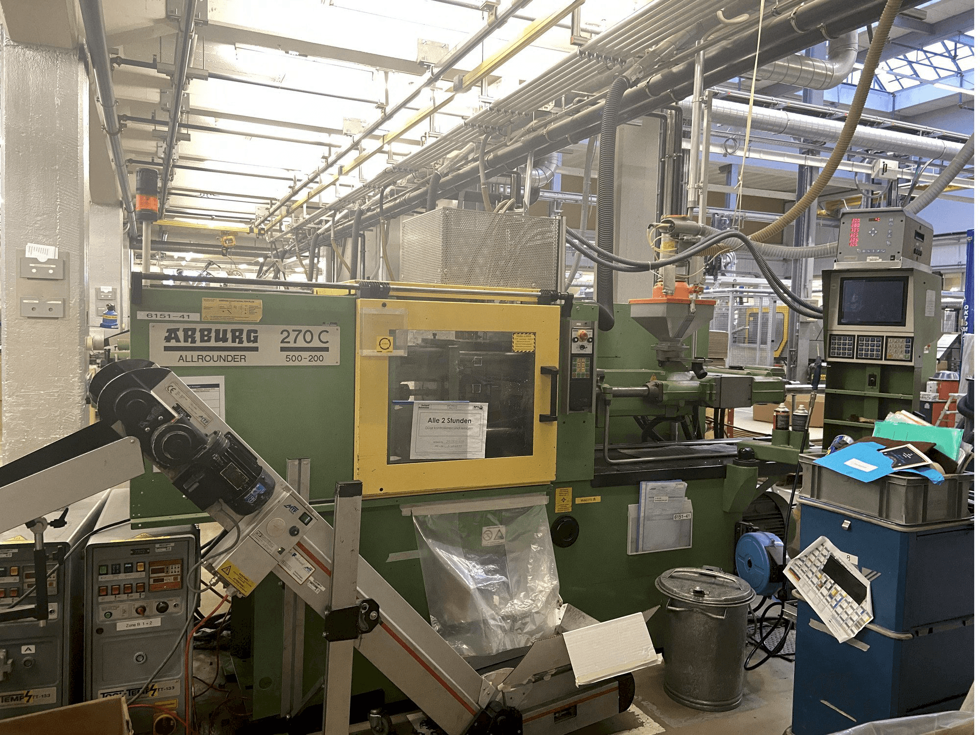 Widok z przodu maszyny Arburg ALLROUNDER 270 C 500 - 200