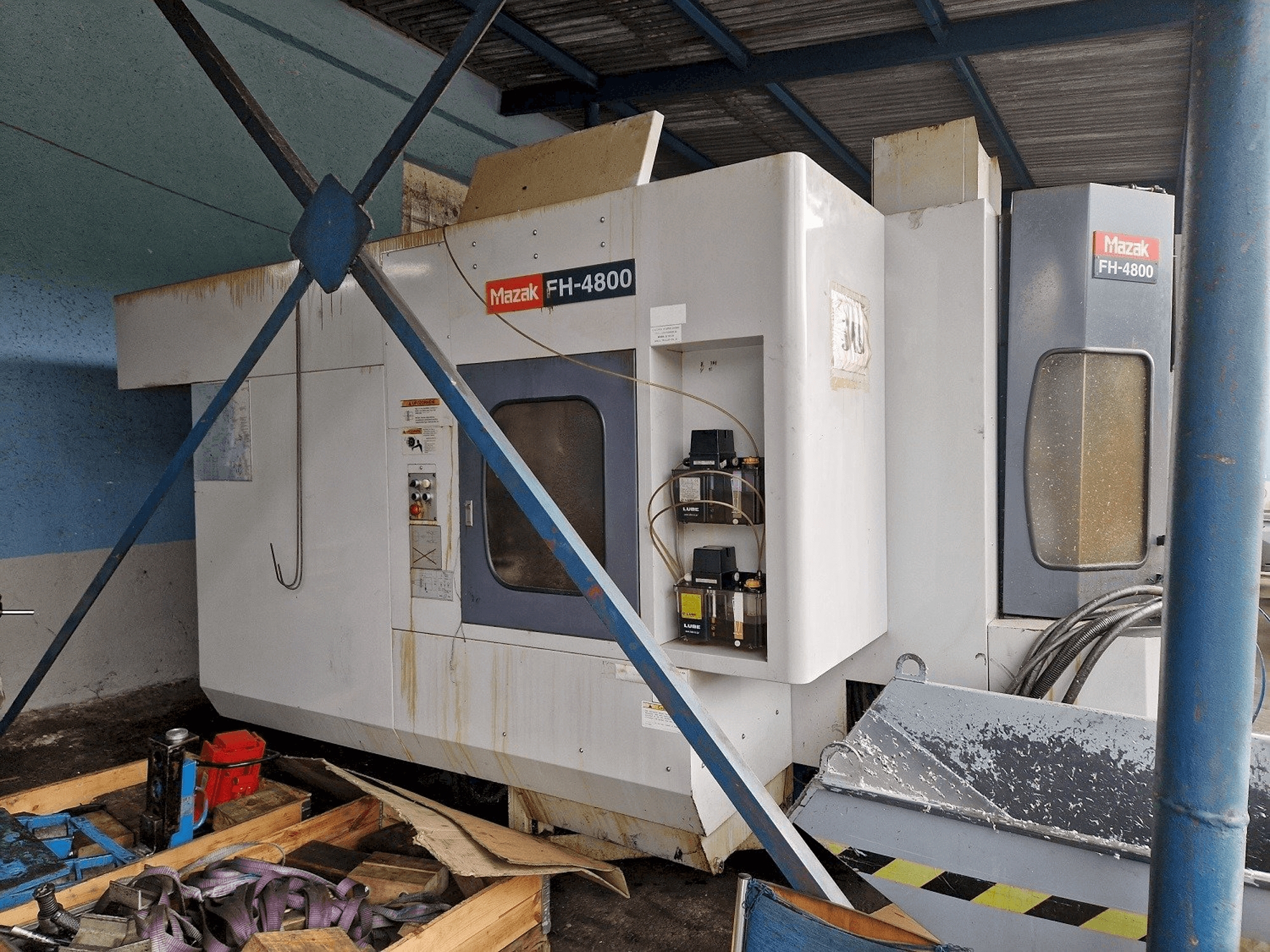 Widok z przodu maszyny Mazak