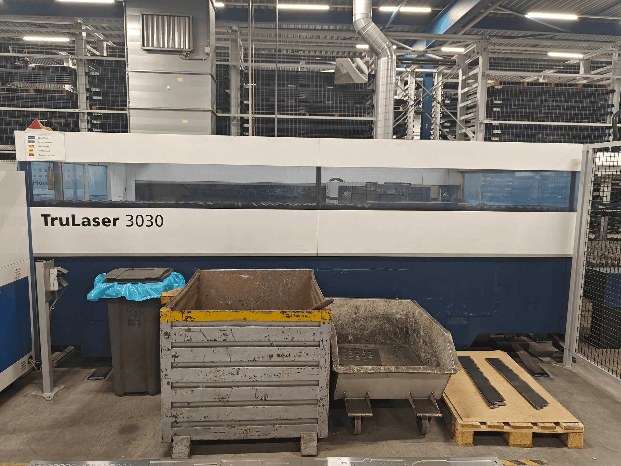 Widok z przodu maszyny TRUMPF TruLaser 3030 3,2kW CO2