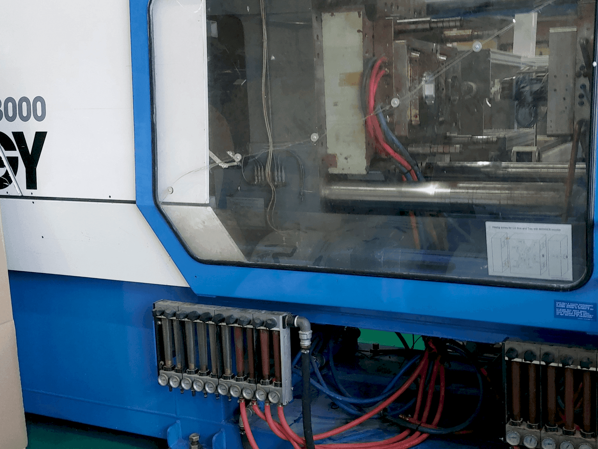 Widok z przodu maszyny Netstal S 300 – 1700