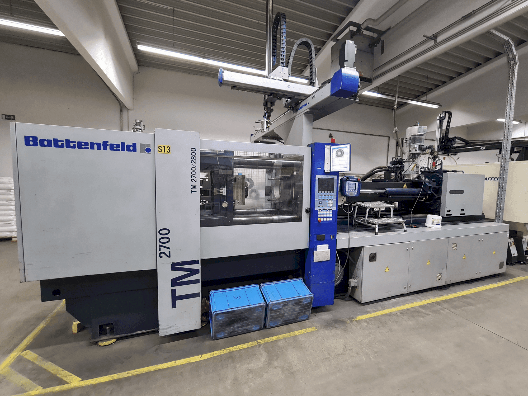 Widok z przodu maszyny Battenfeld TM 2700/2800
