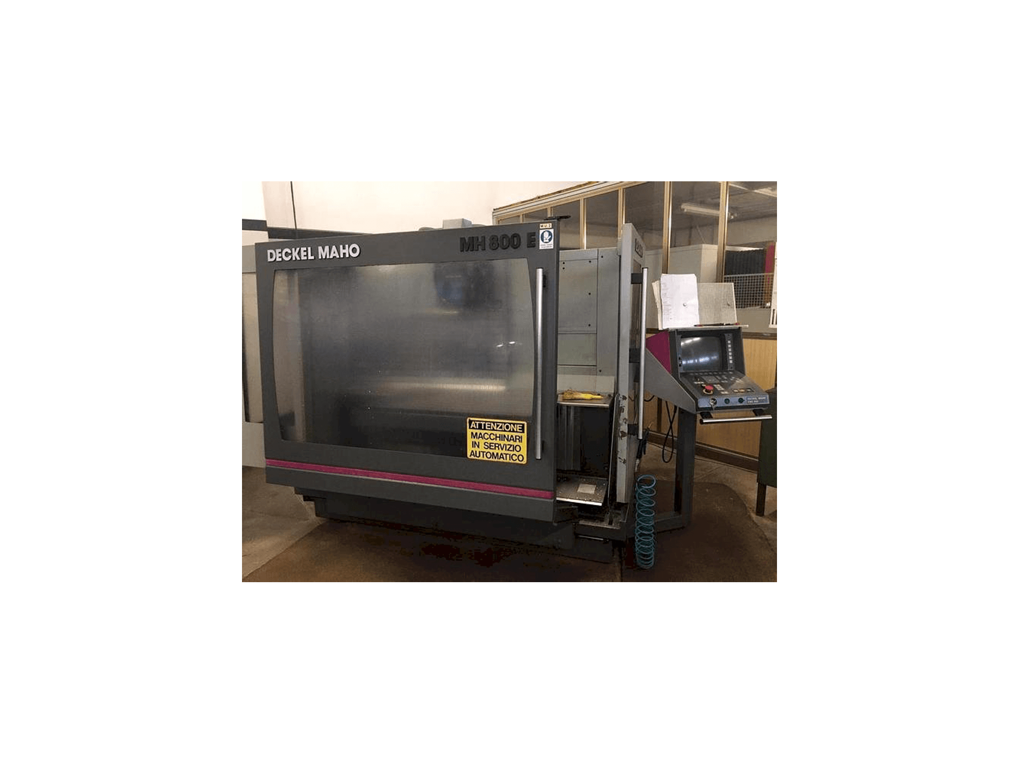 Widok z przodu maszyny DECKEL MAHO MH800E