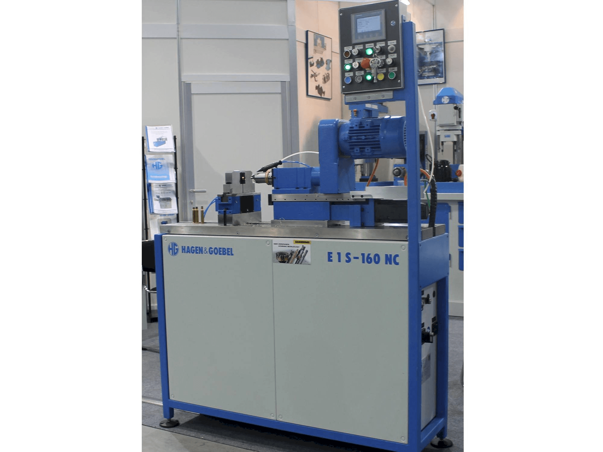 Widok z przodu maszyny HAGEN&GOEBEL E 1 S – 160 NC