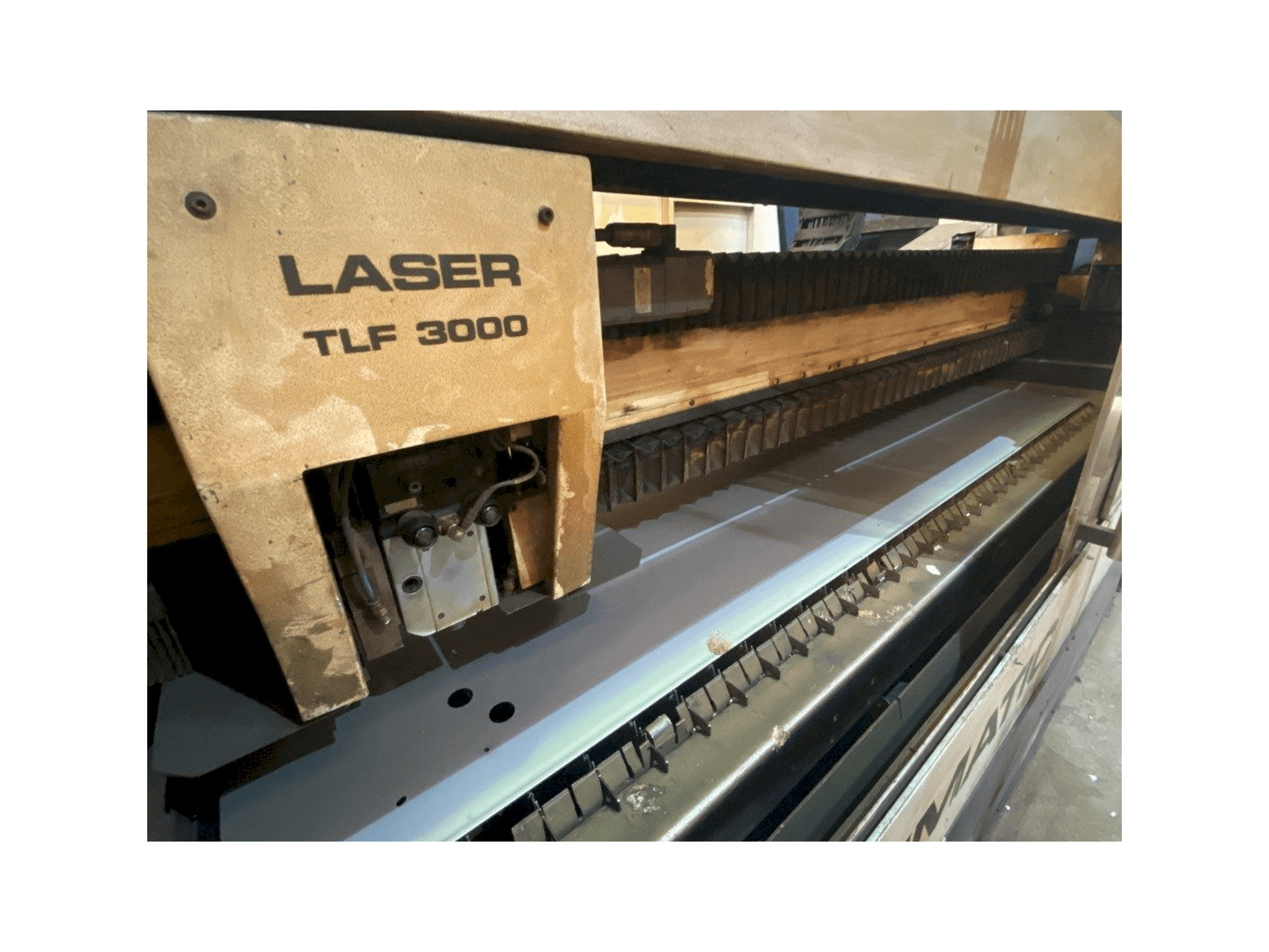 Widok z przodu maszyny Trumpf TRUMATIC L2530