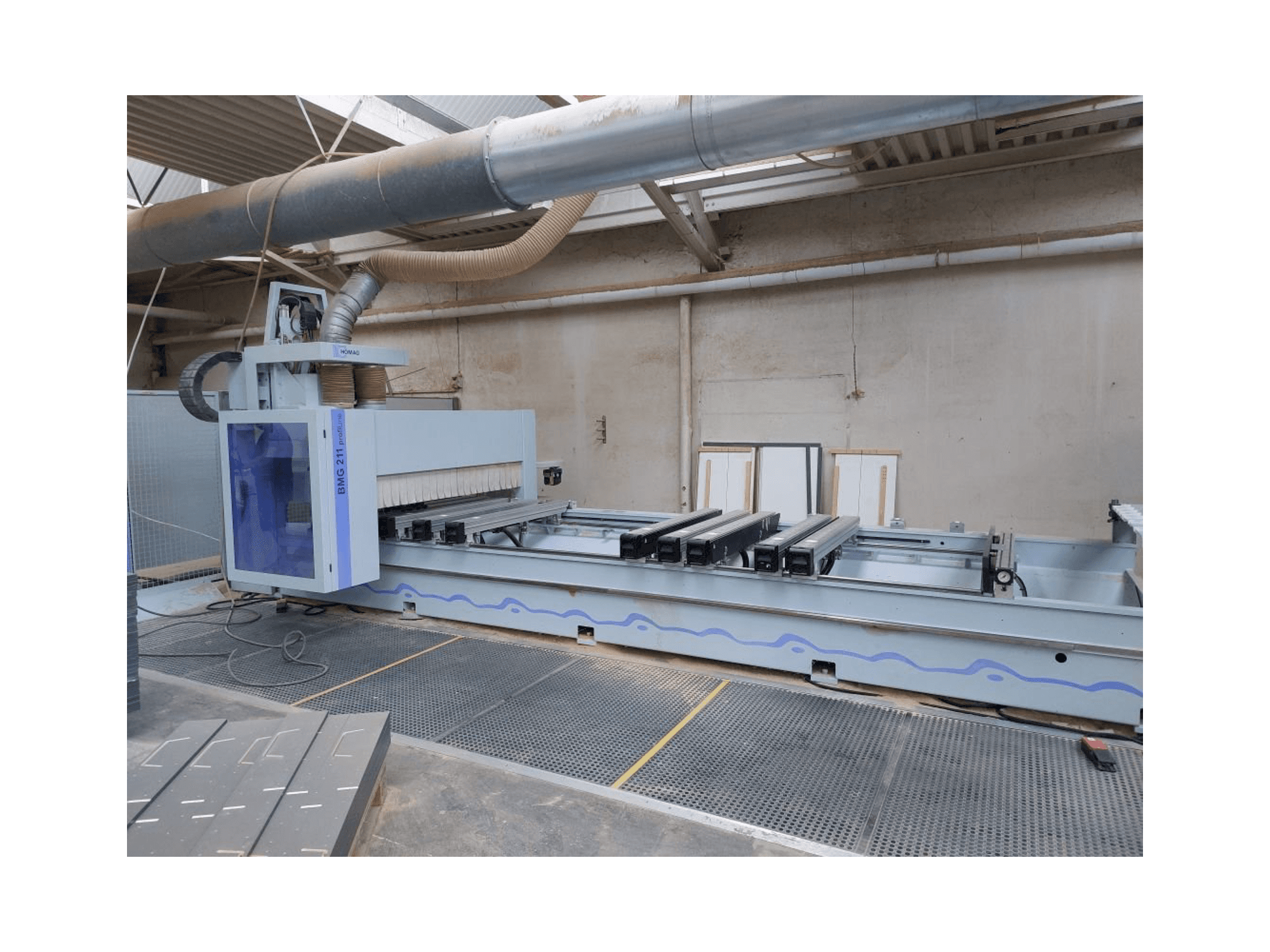 Widok z przodu maszyny HOMAG PROFI BMG211 / 45 / 15 / K