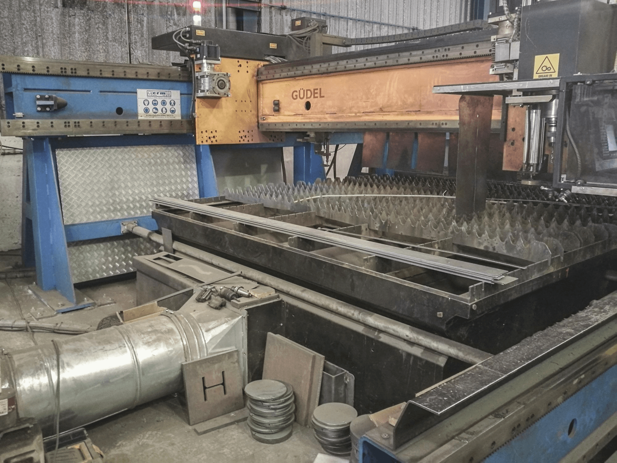 Widok z przodu maszyny CRM CT16025ISO40HPR