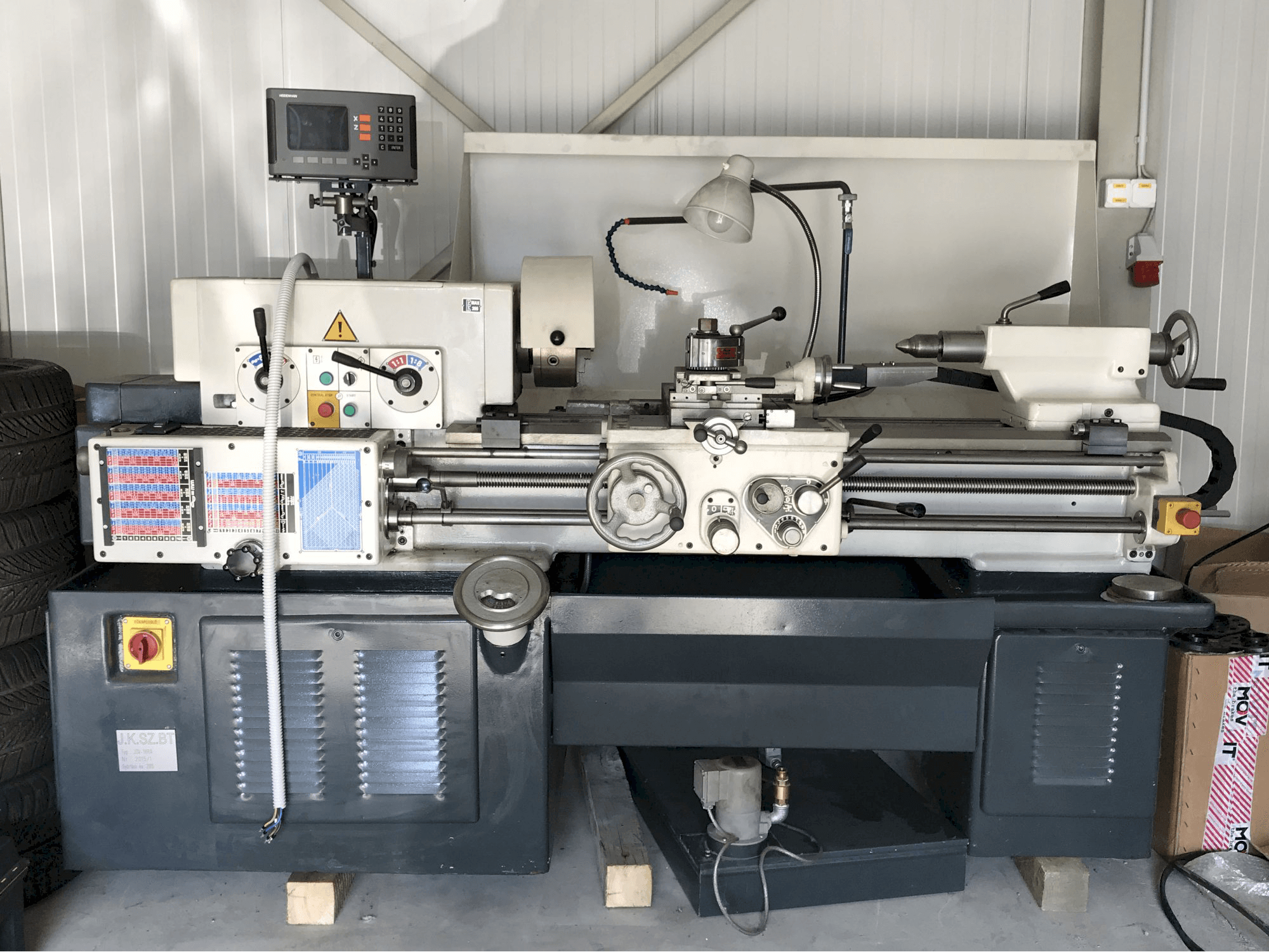 Widok z przodu maszyny TOS JSV-18RA