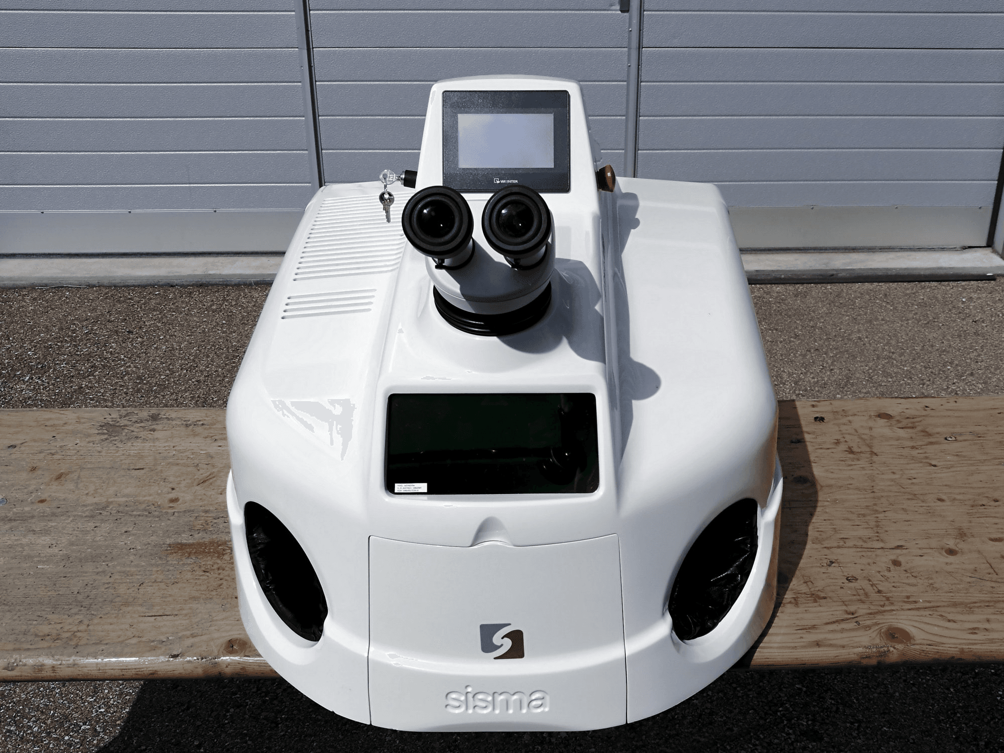 Widok z przodu maszyny Sisma LM-D 100