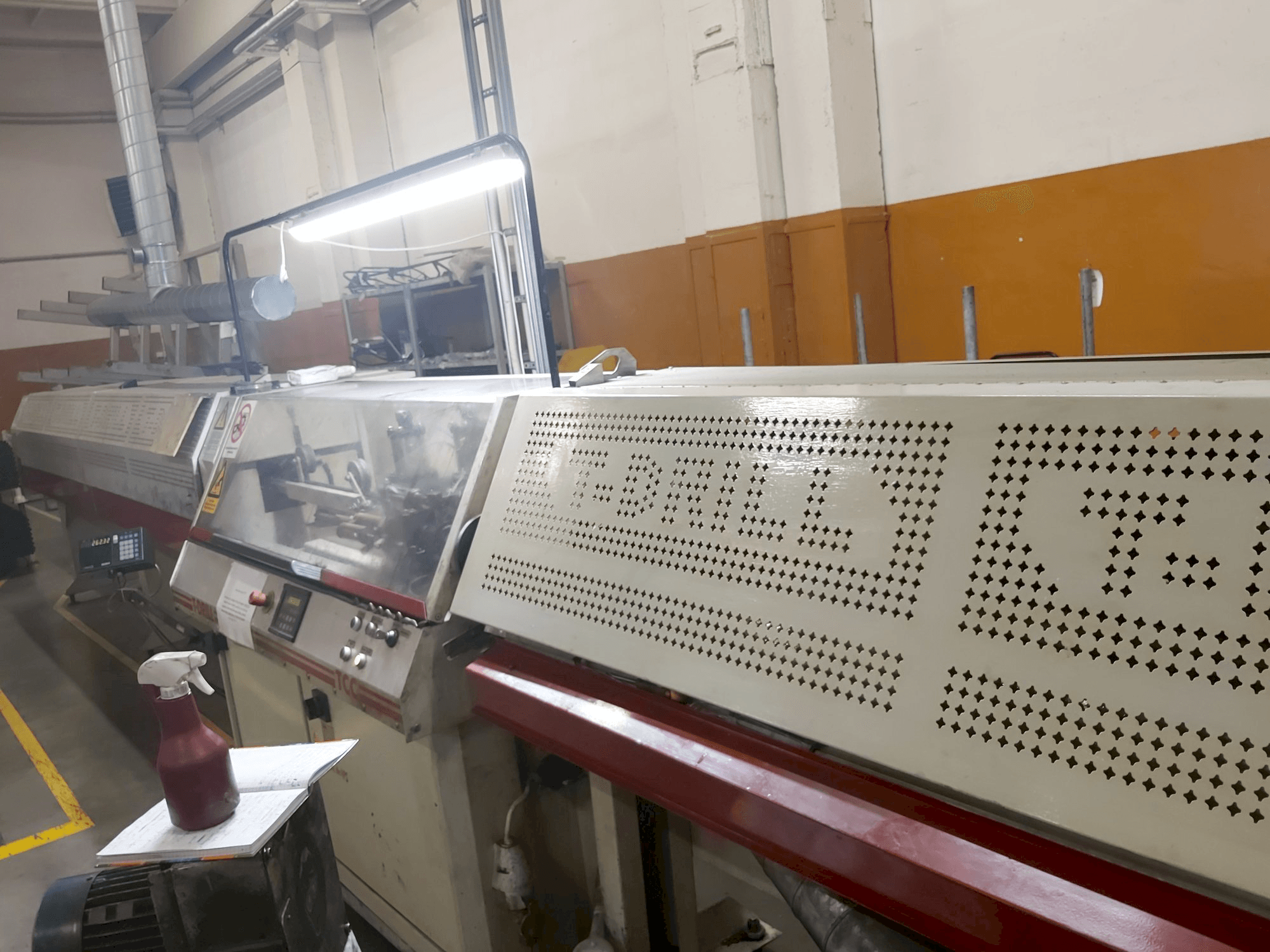 Widok prawej strony maszyny T-DRILL TCC-50+RL4000+RCT2000