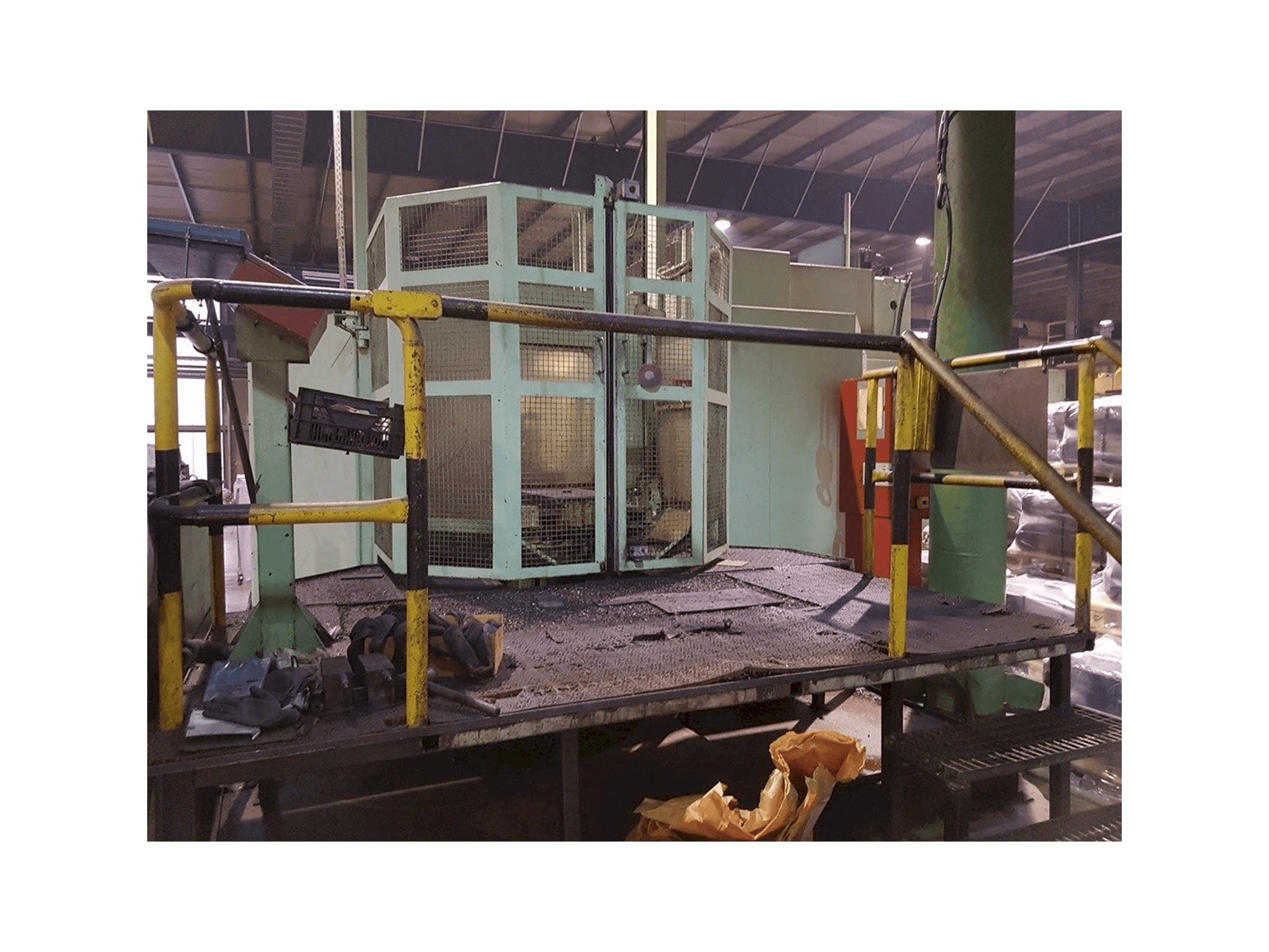 Widok z przodu maszyny HELLER BEA3