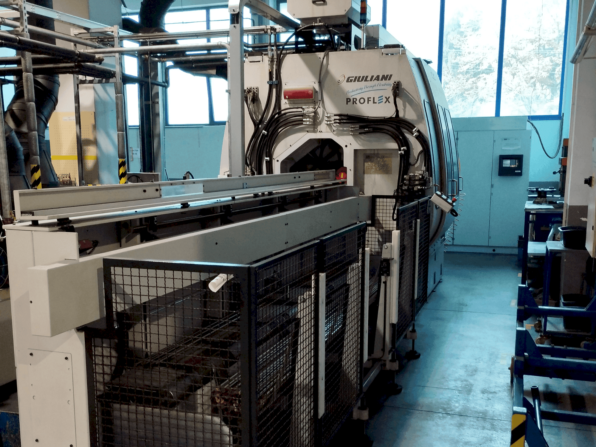 Widok z przodu maszyny GINDUMAC Proflex 5/7