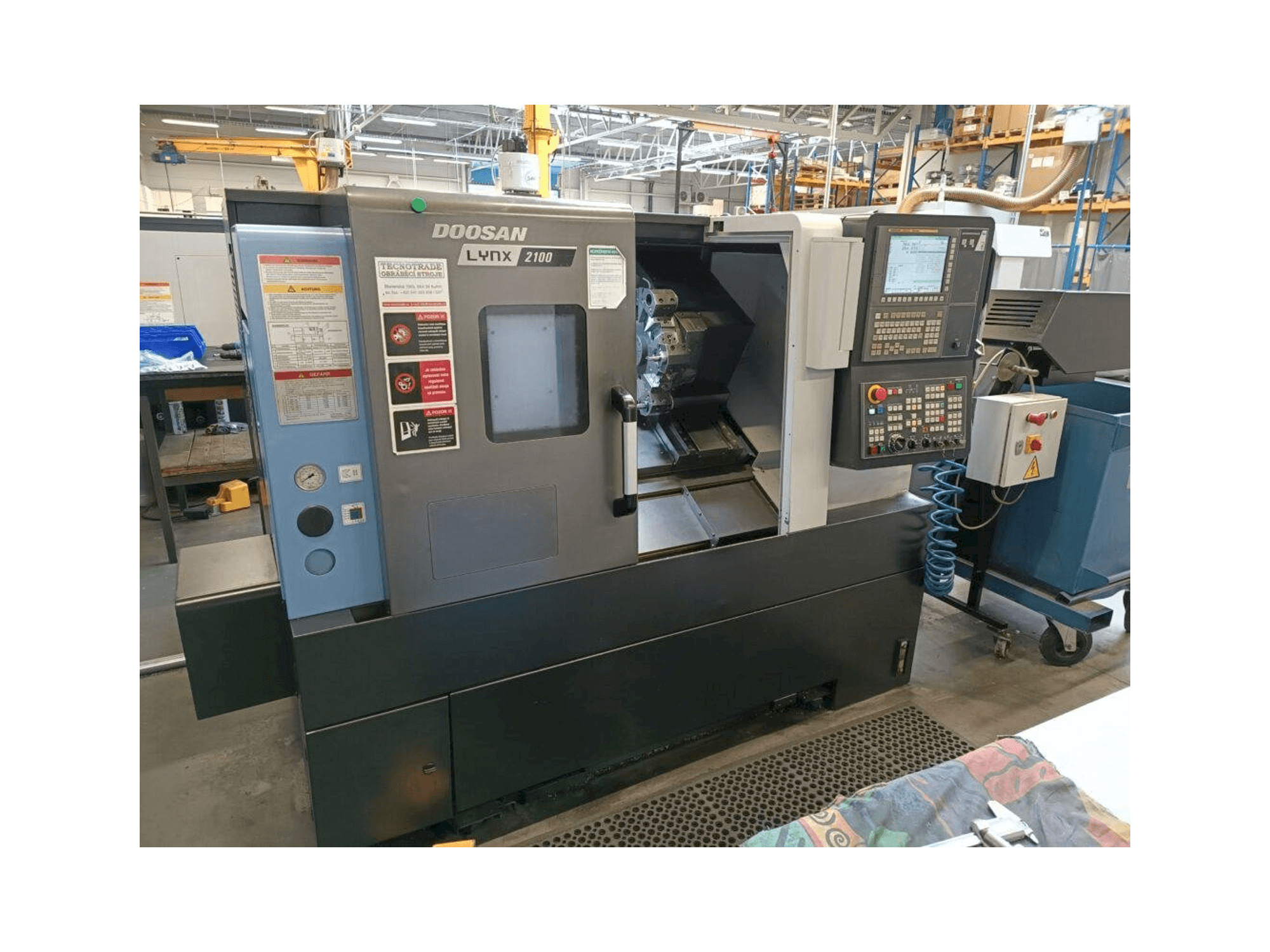 Widok z przodu maszyny DOOSAN Lynx 2100A