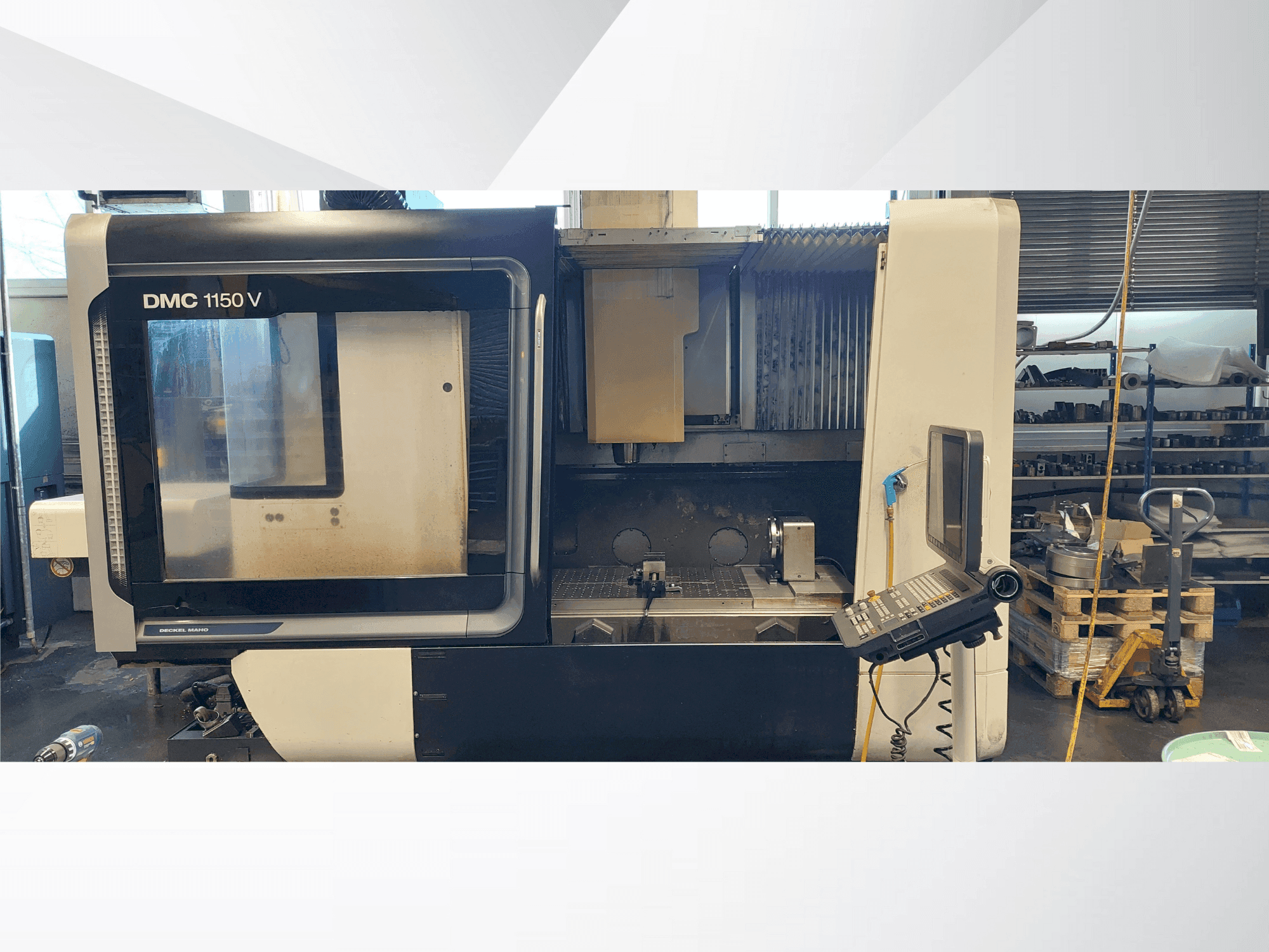 Widok z przodu maszyny DMG MORI DMC 1150