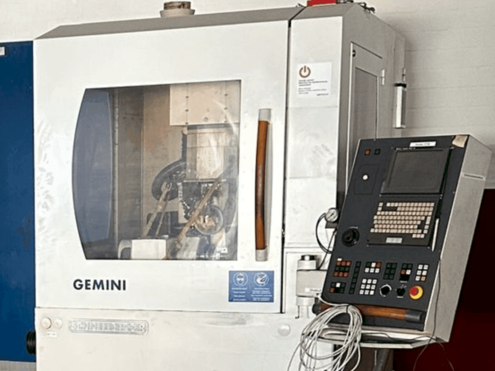 Widok z przodu maszyny Schneeberger MRG Gemini