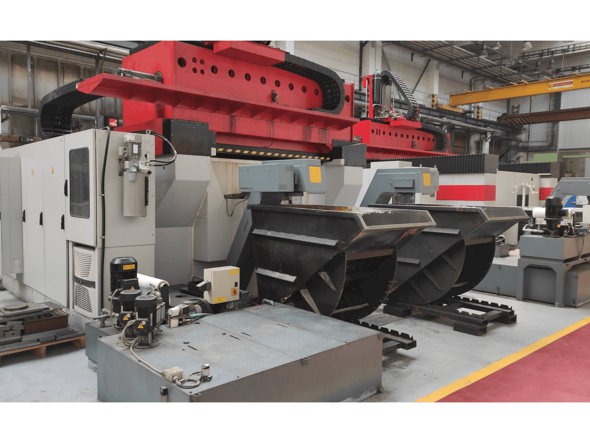 Widok z przodu maszyny TRIMILL VU 2313