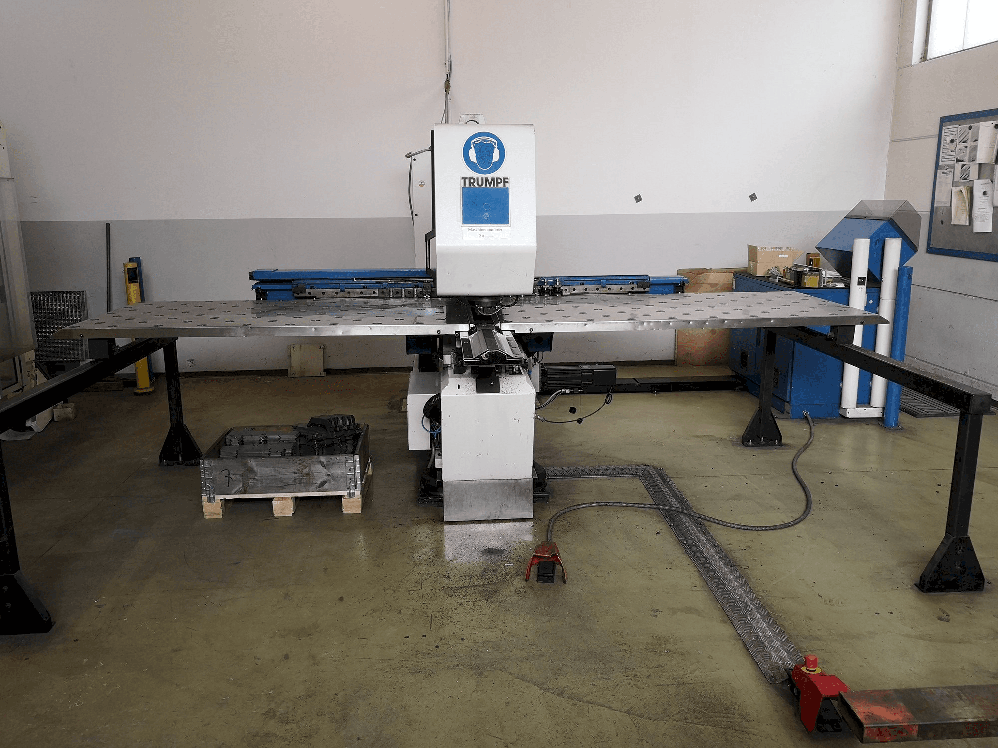 Widok z przodu maszyny Trumpf Trumatic 160R