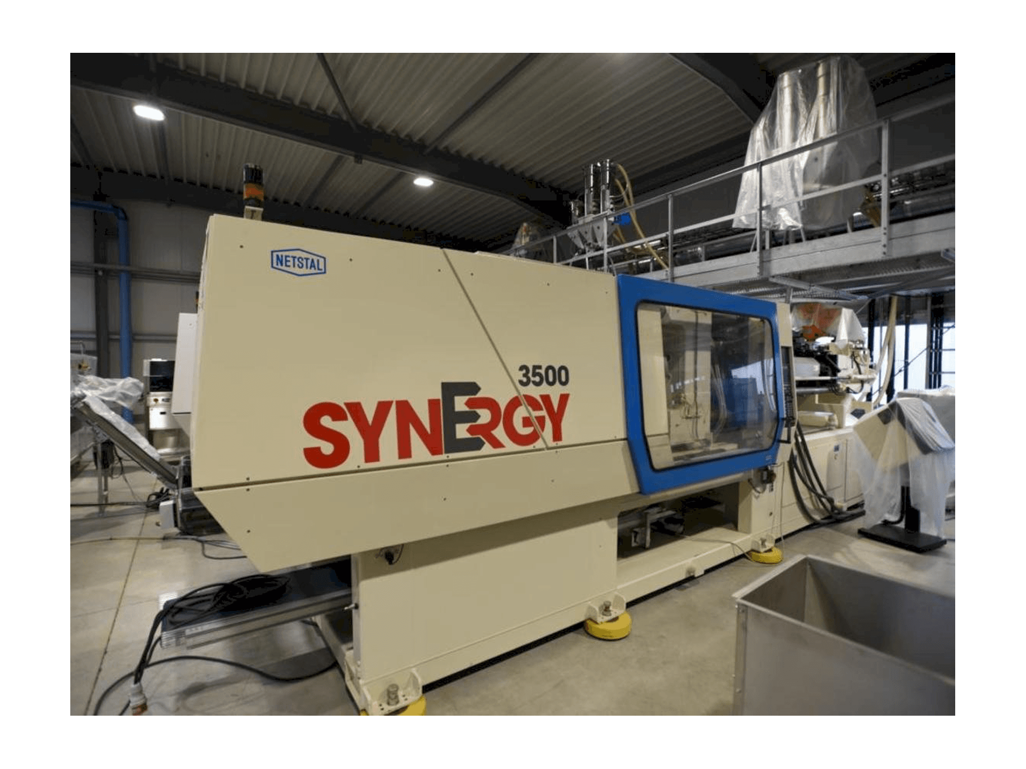 Widok z przodu maszyny Netstal SynErgy 3500-1700