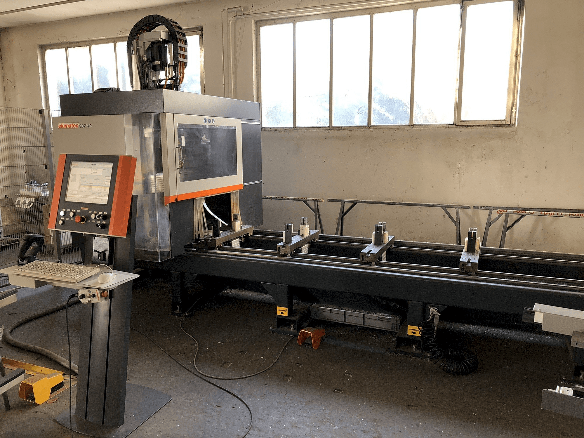 Widok z przodu maszyny Elumatec SBZ 140/60