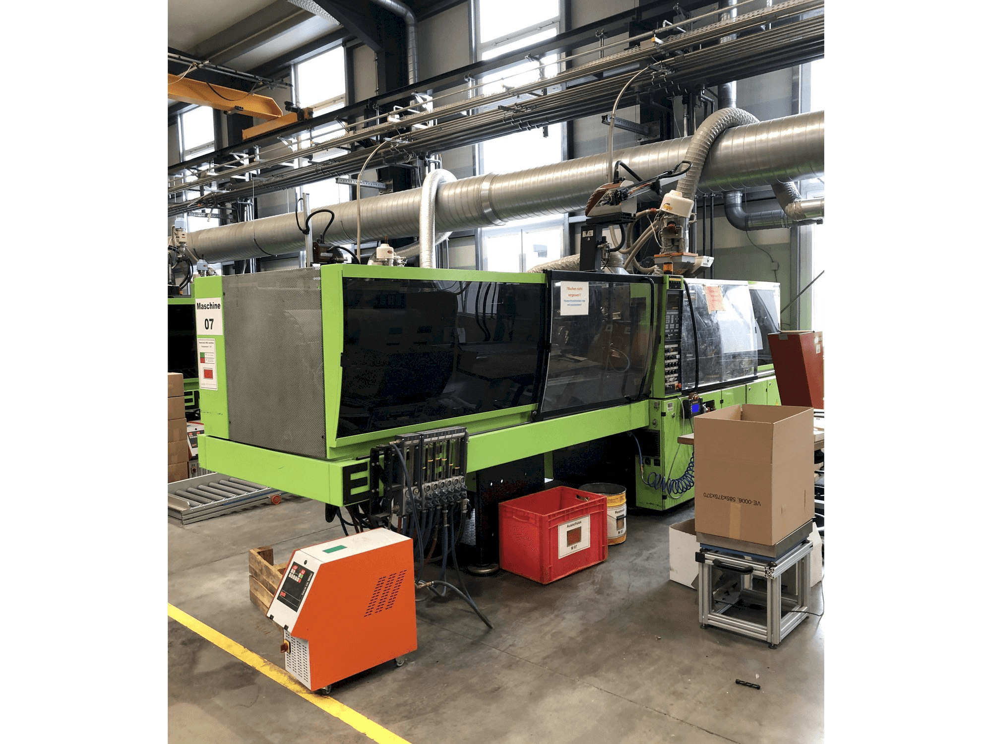 Widok z przodu maszyny Engel ES 1050 / 150 HL