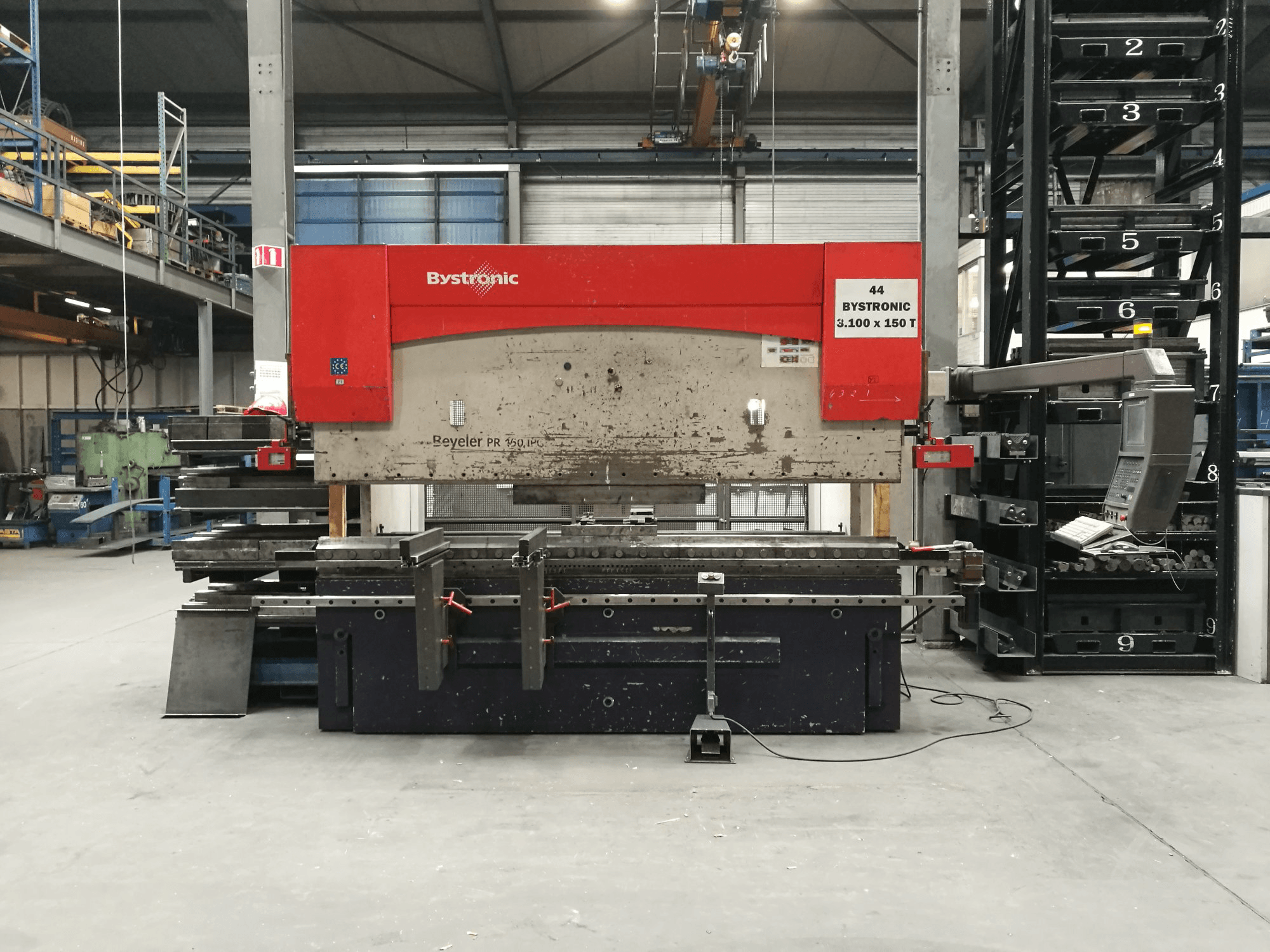 Widok z przodu maszyny Bystronic PR 1500 X 3100