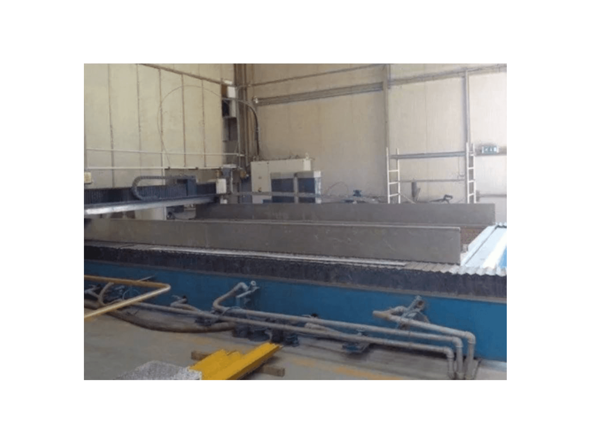 Widok z przodu maszyny YC Industry YCWJ-3742-L3060