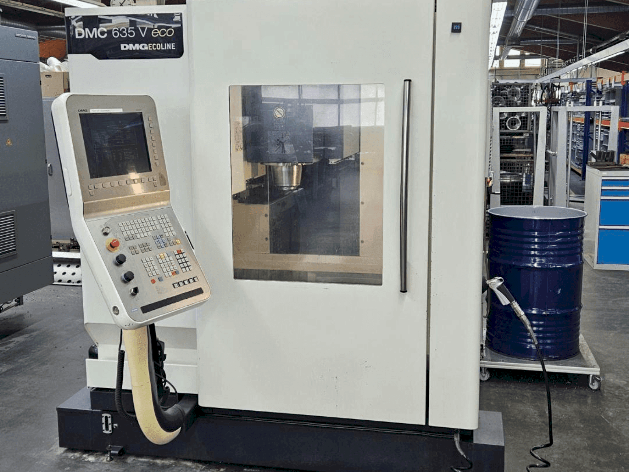 Widok z przodu maszyny DMG DECKEL MAHO DMC 635V eco