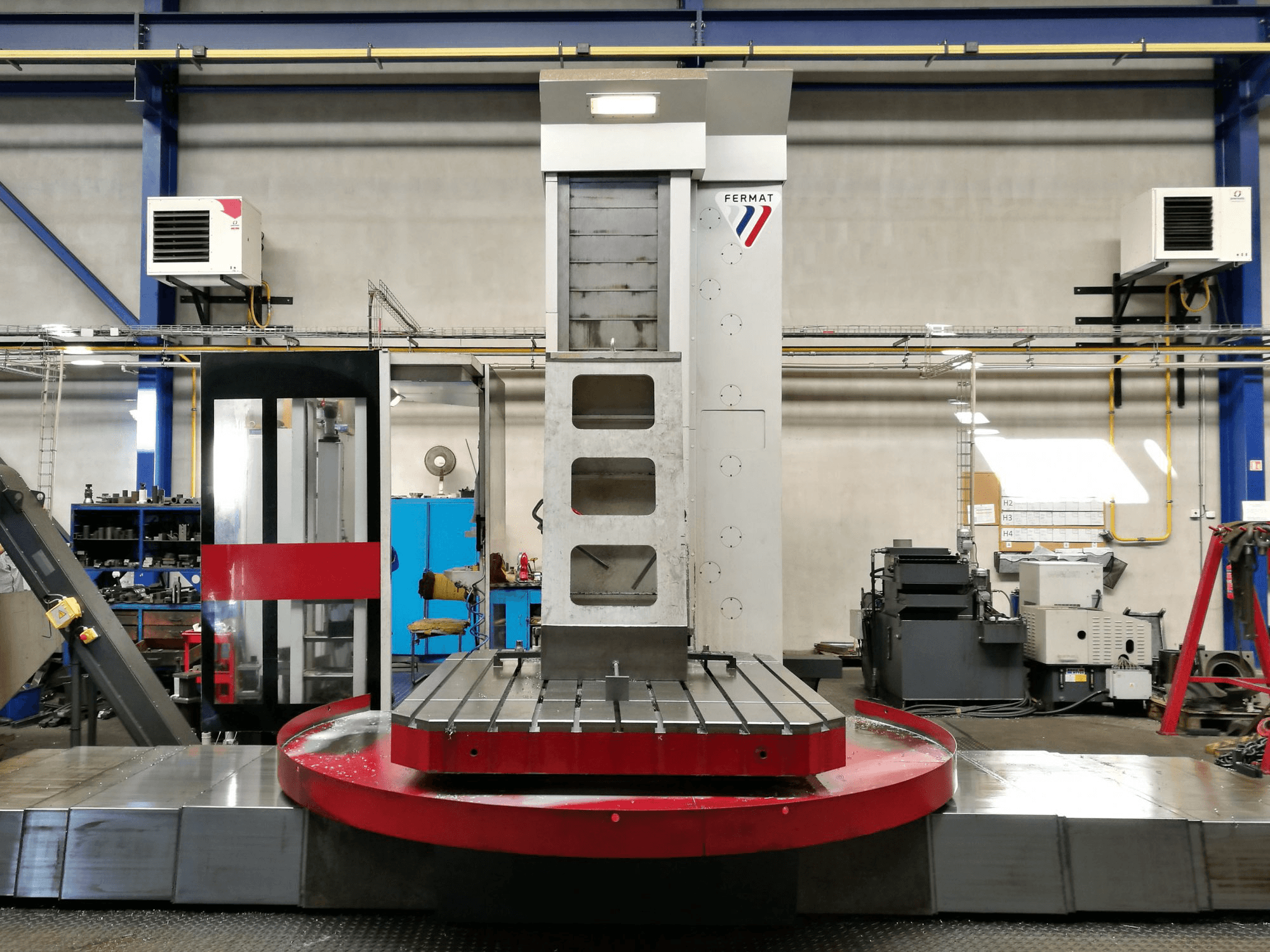 Widok z przodu maszyny FERMAT WFT 13 CNC