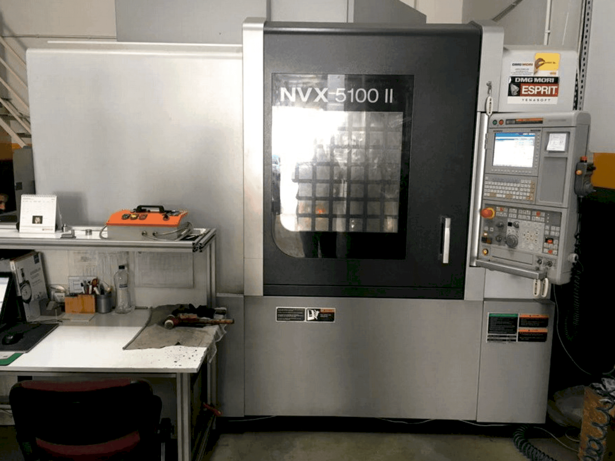 Widok z przodu maszyny DMG Mori Seiki NVX-5100 II