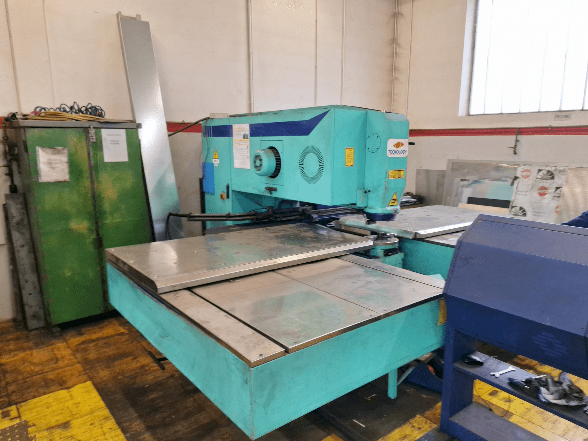 Widok z przodu maszyny ITALIAN TECNOLOGY 30 C.S.M. 1000