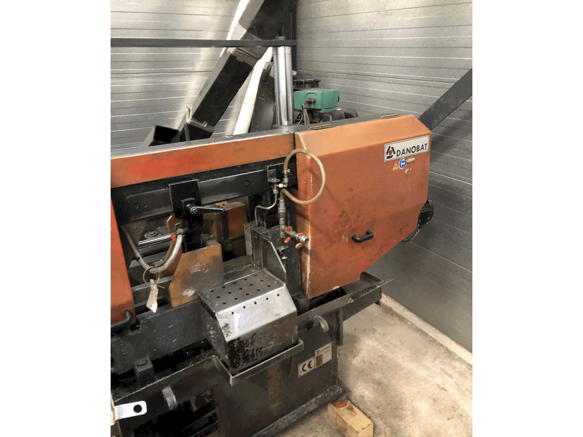 Widok z przodu maszyny DANOBAT CR 260 AF CN