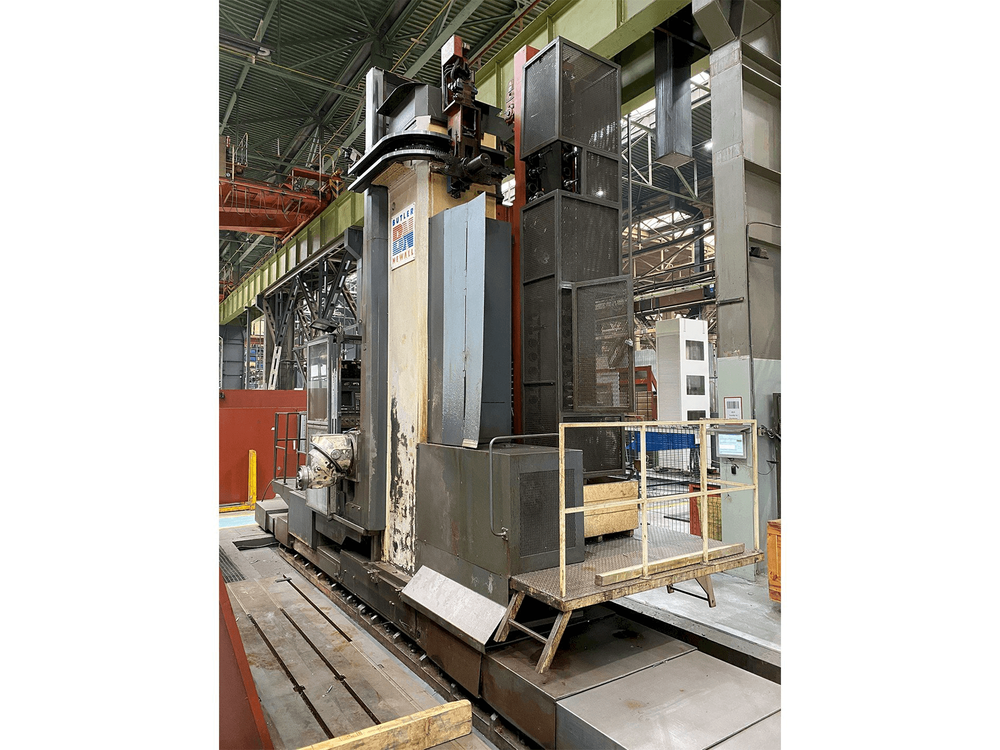 Widok z przodu maszyny Butler Elgamill