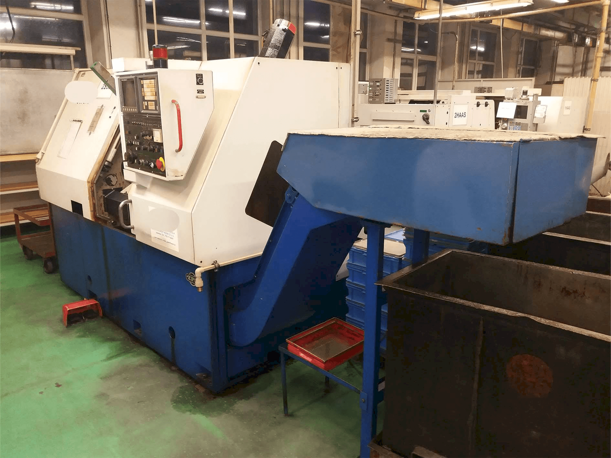 Widok z przodu maszyny ZPS S-50 CNC