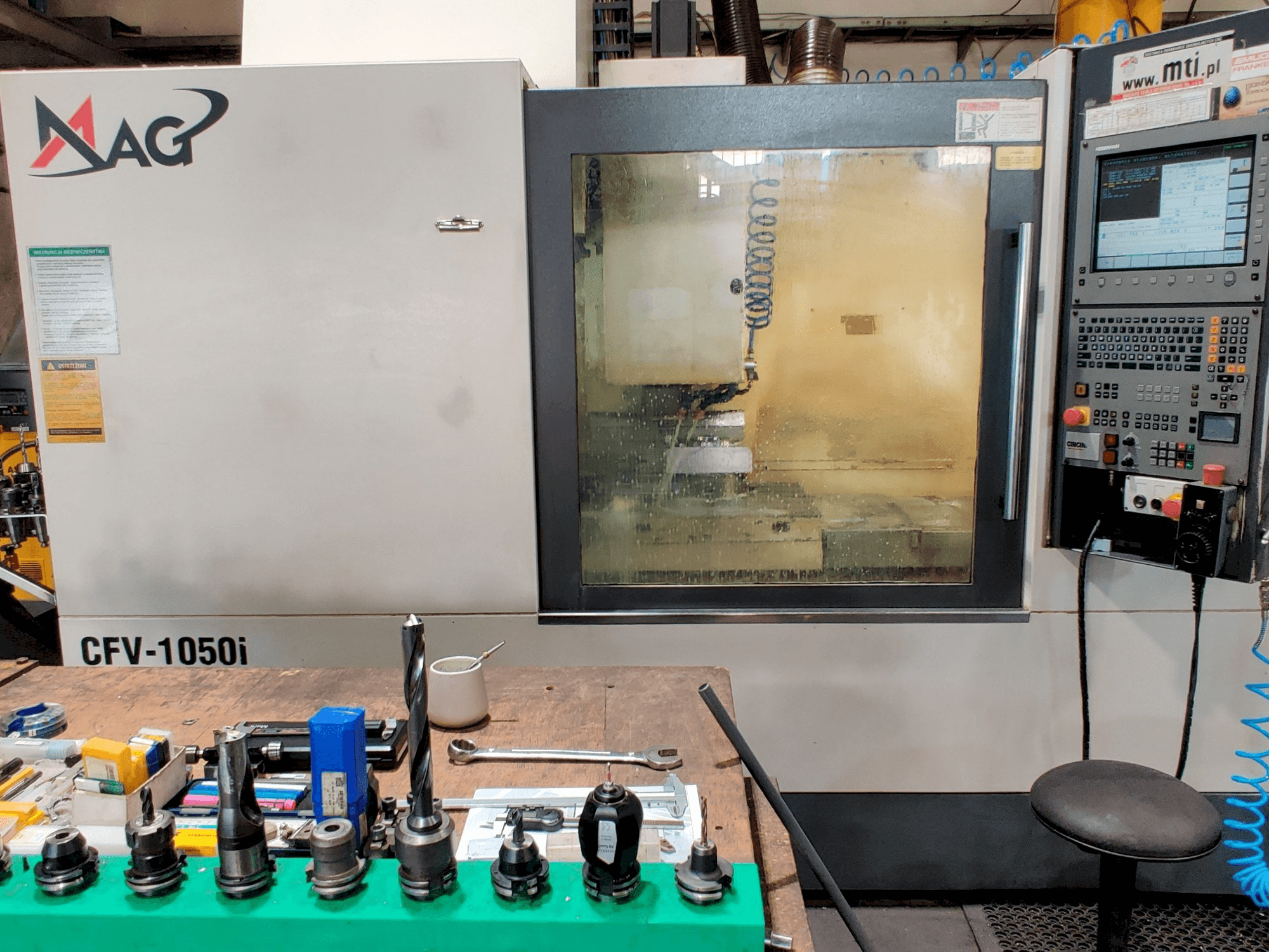 Widok z przodu maszyny MAG CFV 1050