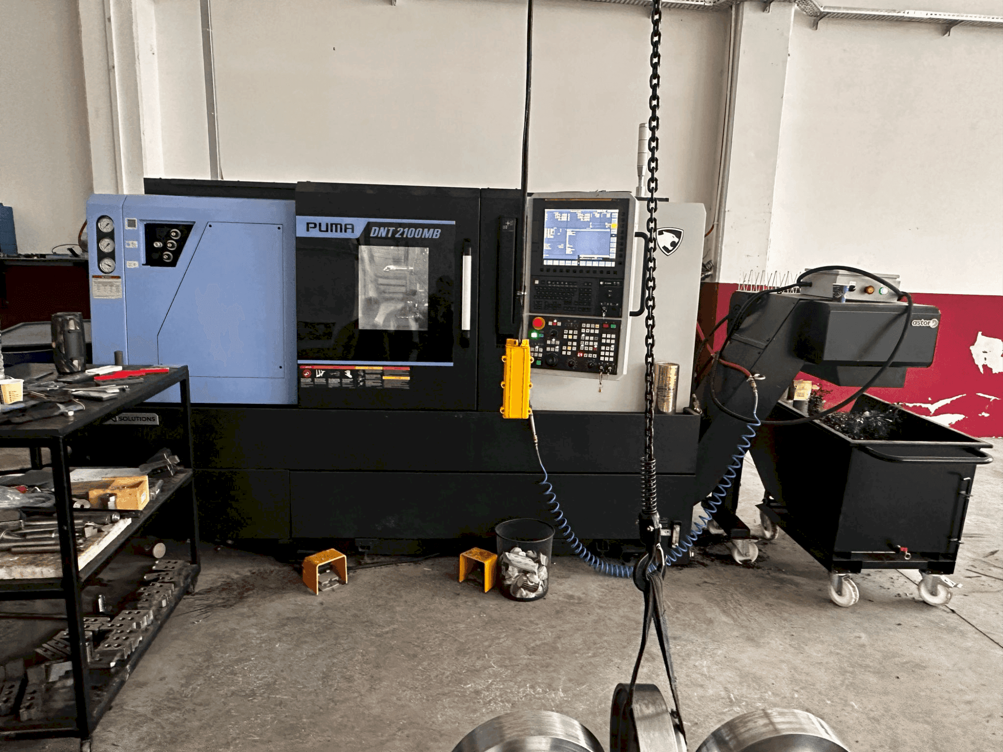 Widok z przodu maszyny DN SOLUTIONS Puma DNT2100MB