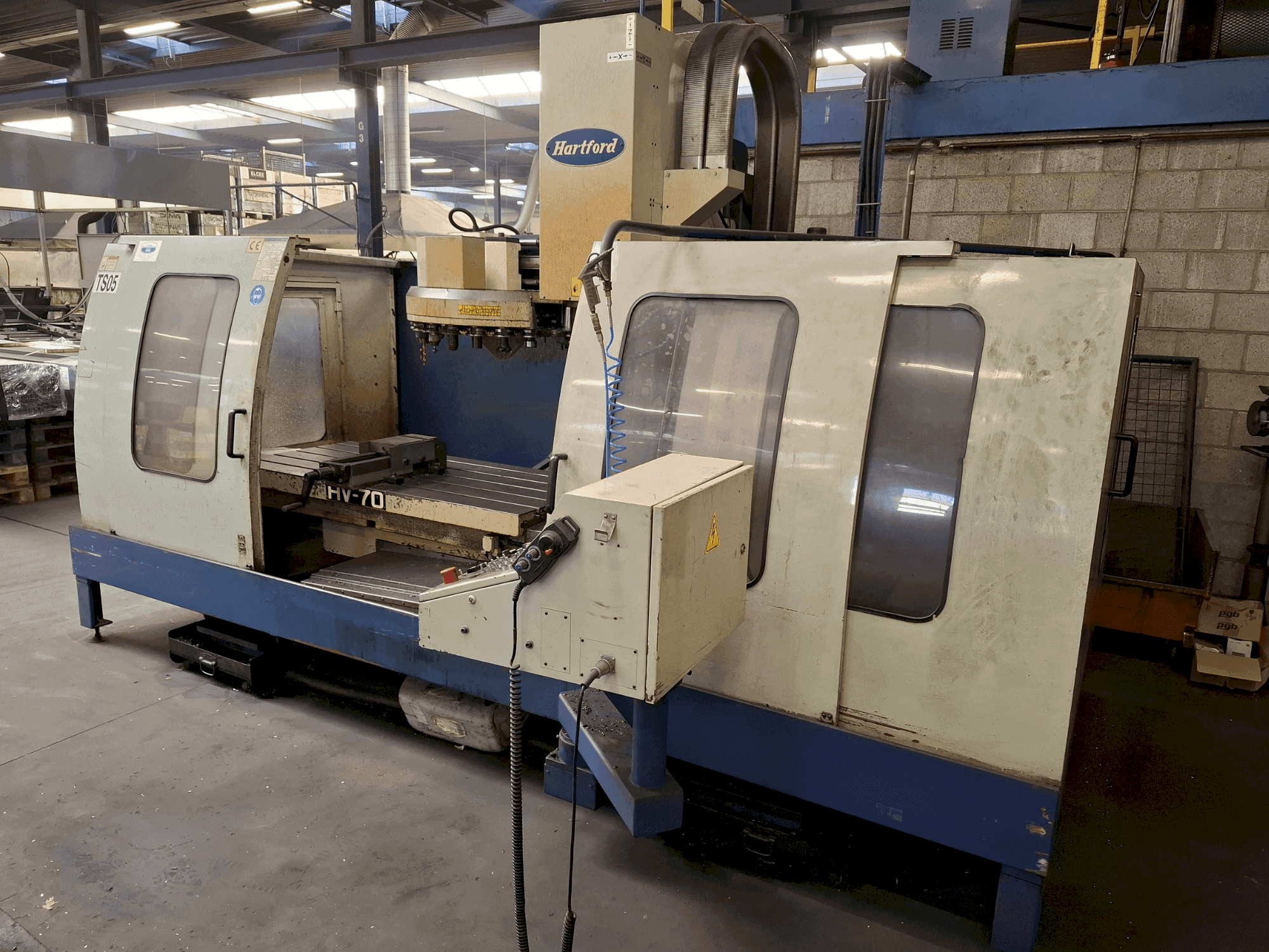 Widok z przodu maszyny HARTFORD HV-70S