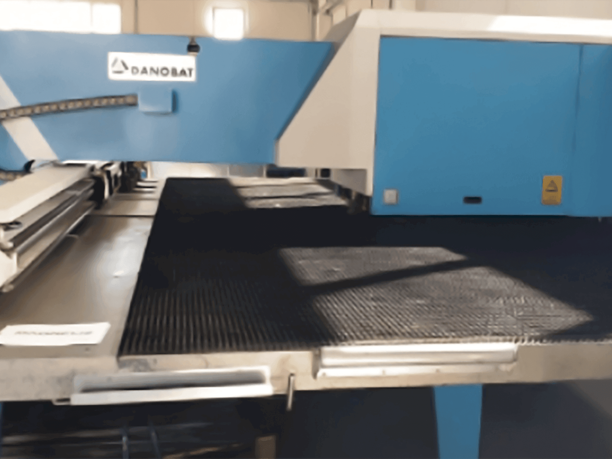 Widok z przodu maszyny DANOBAT PGA-1