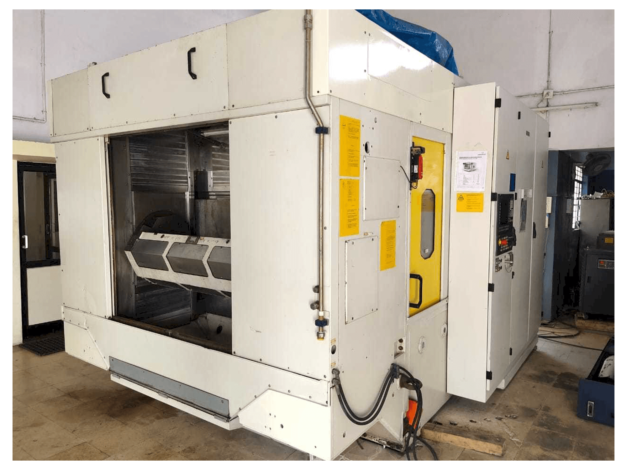 Widok z przodu maszyny GROB G320