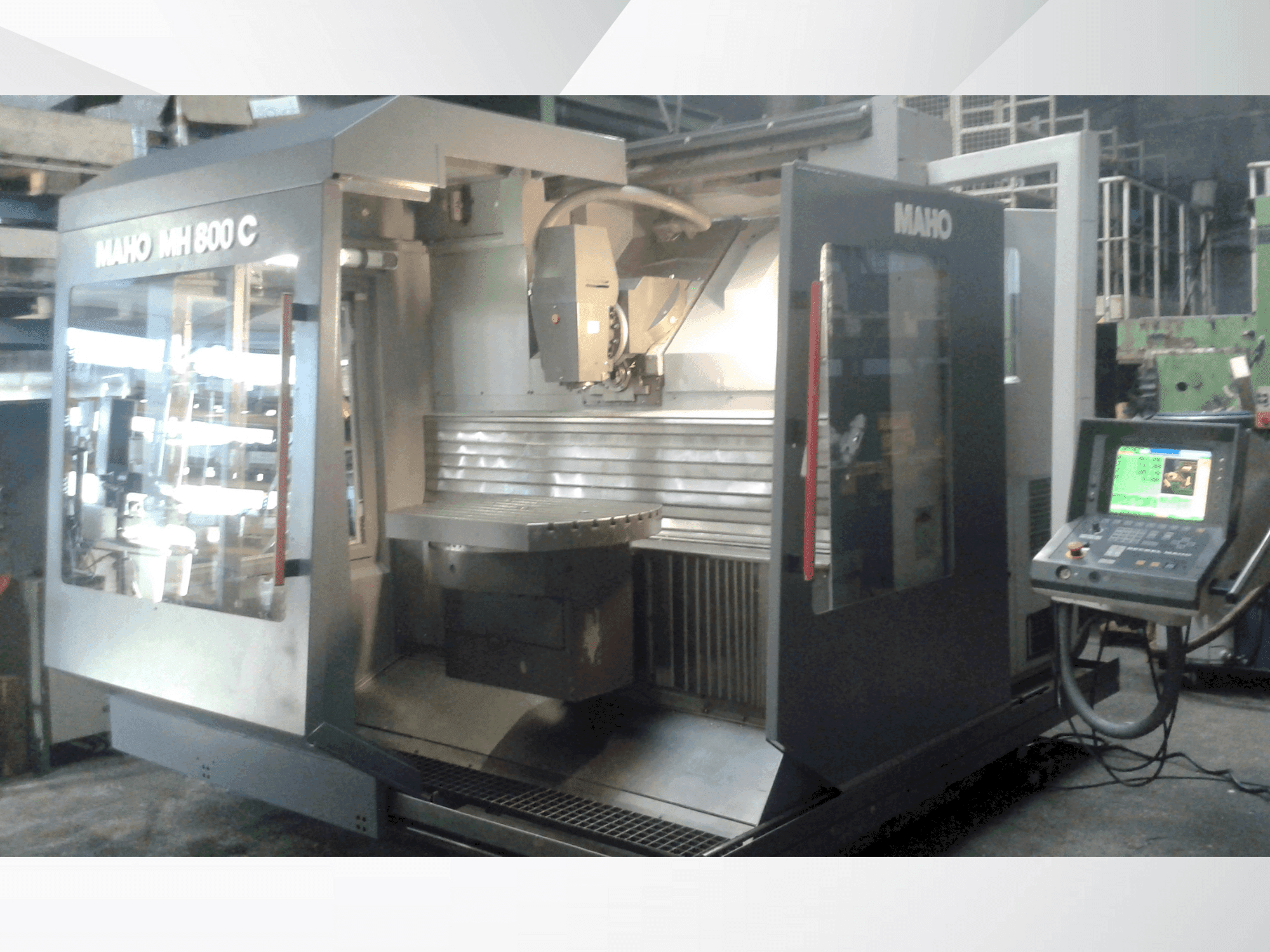Widok z przodu maszyny MAHO MH 800 C
