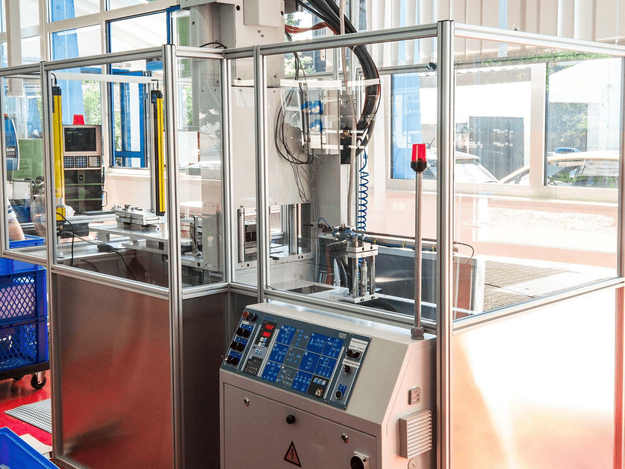 Widok z przodu maszyny Battenfeld PLUS 250V50