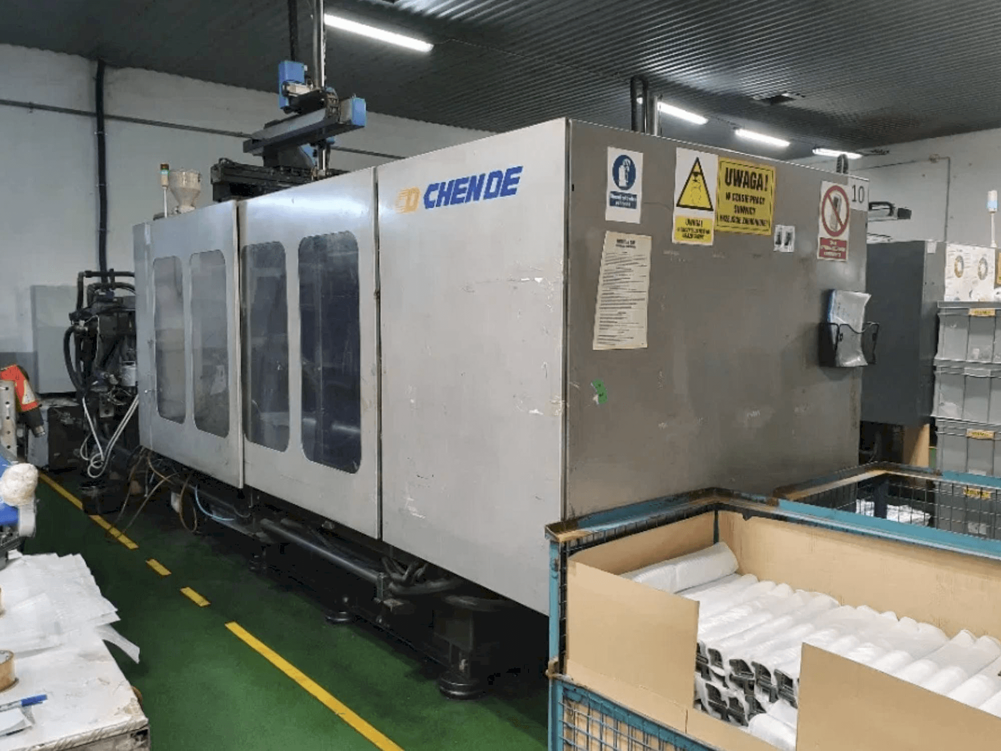 Widok z przodu maszyny CHENDE CJ480M3V