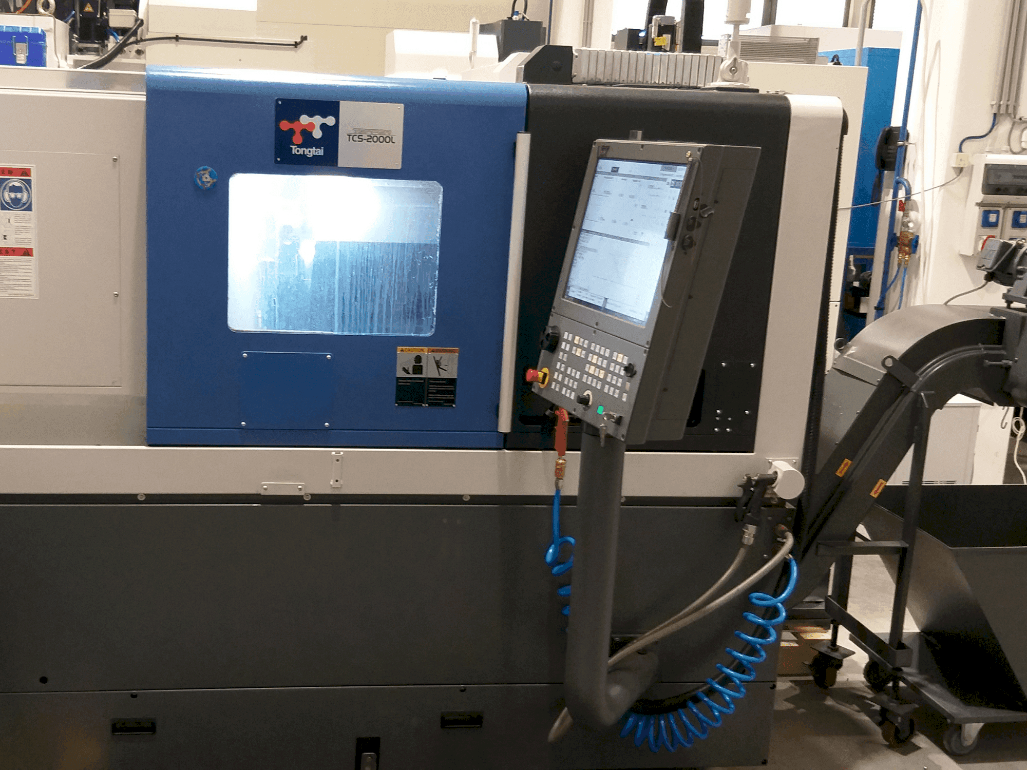 Widok z przodu maszyny Tongtai TCS2000L