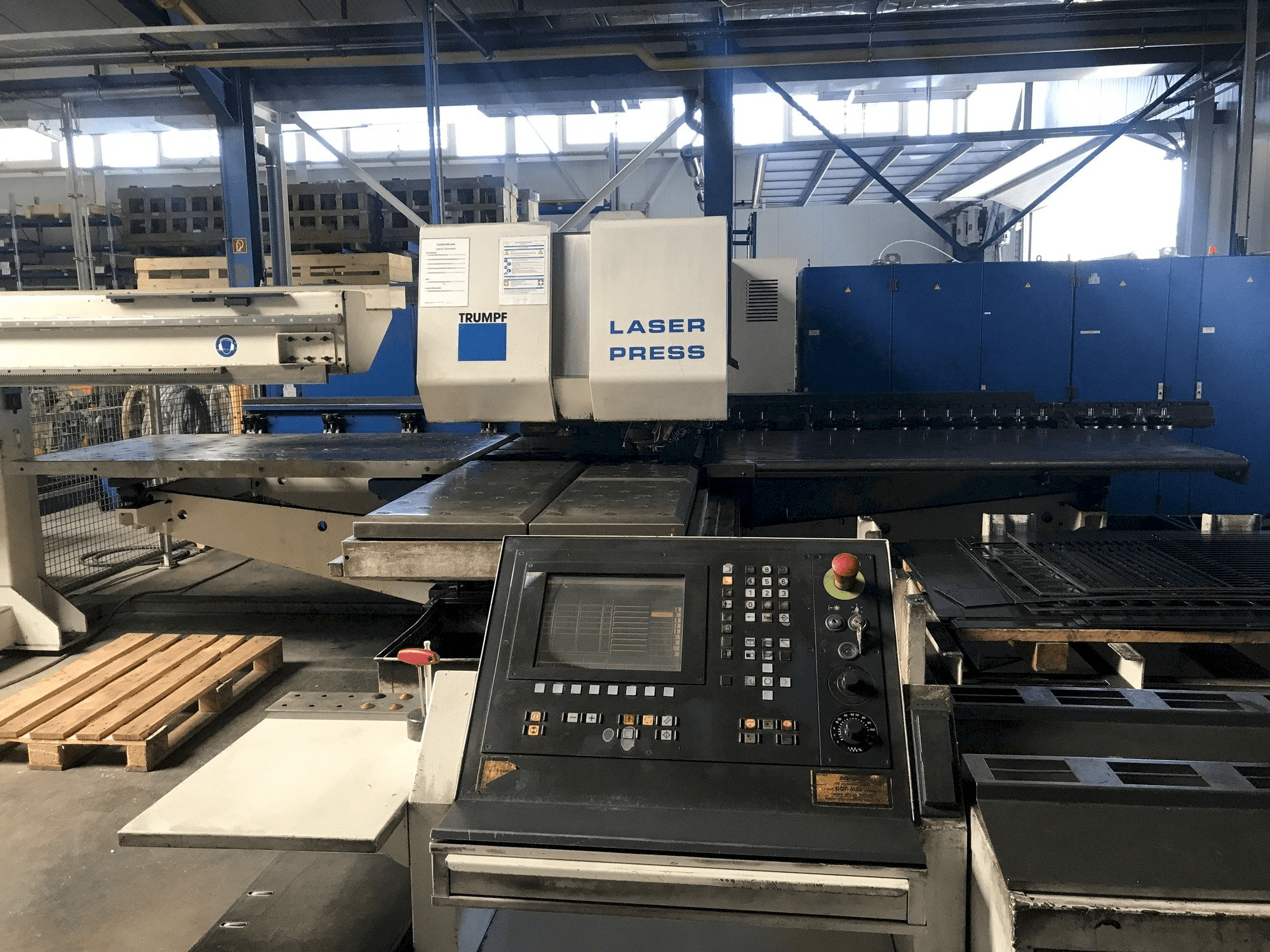 Widok z przodu maszyny Trumpf Trumatic 600L