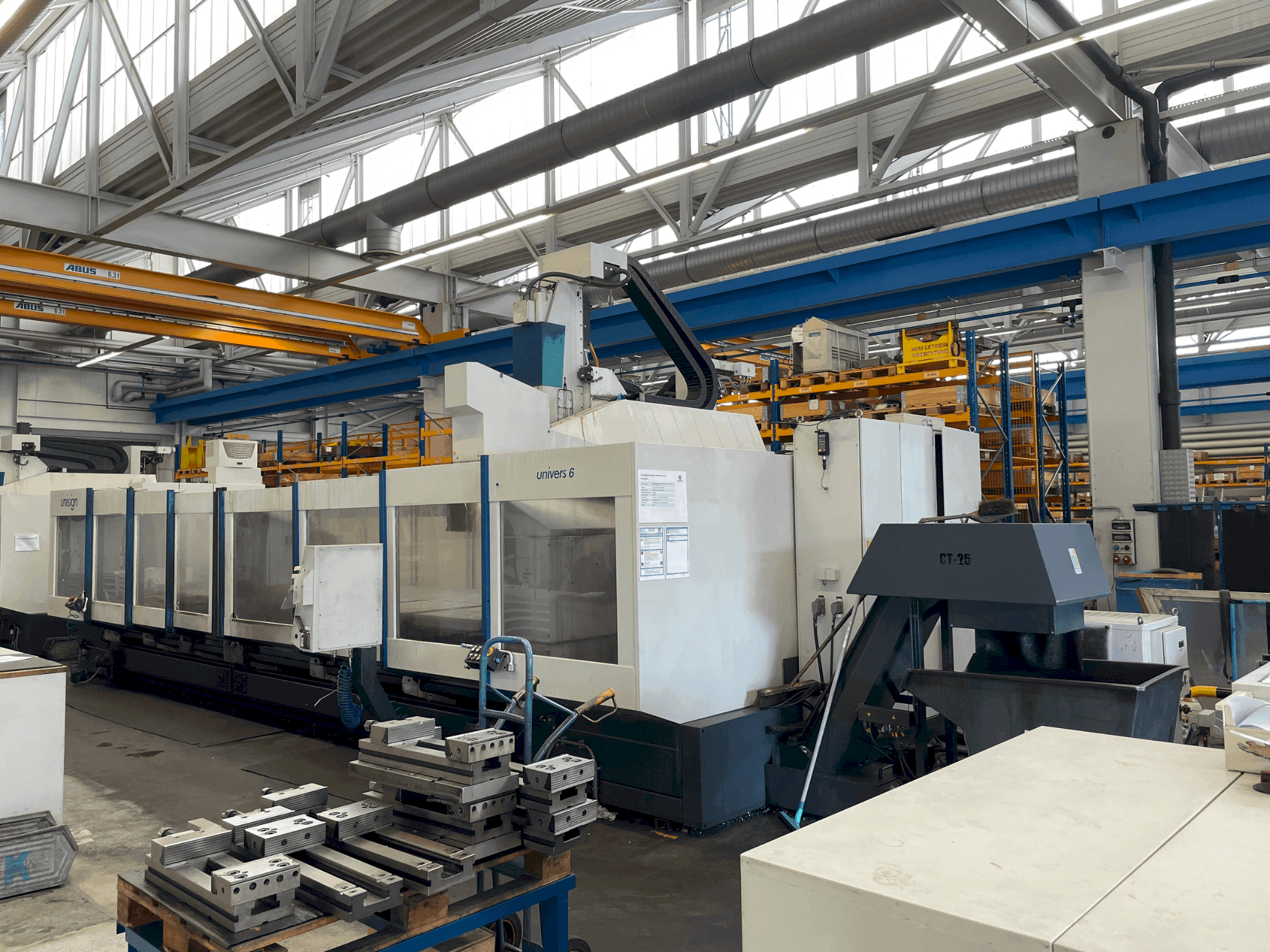 Widok z przodu maszyny Unisign UNIVERS 6