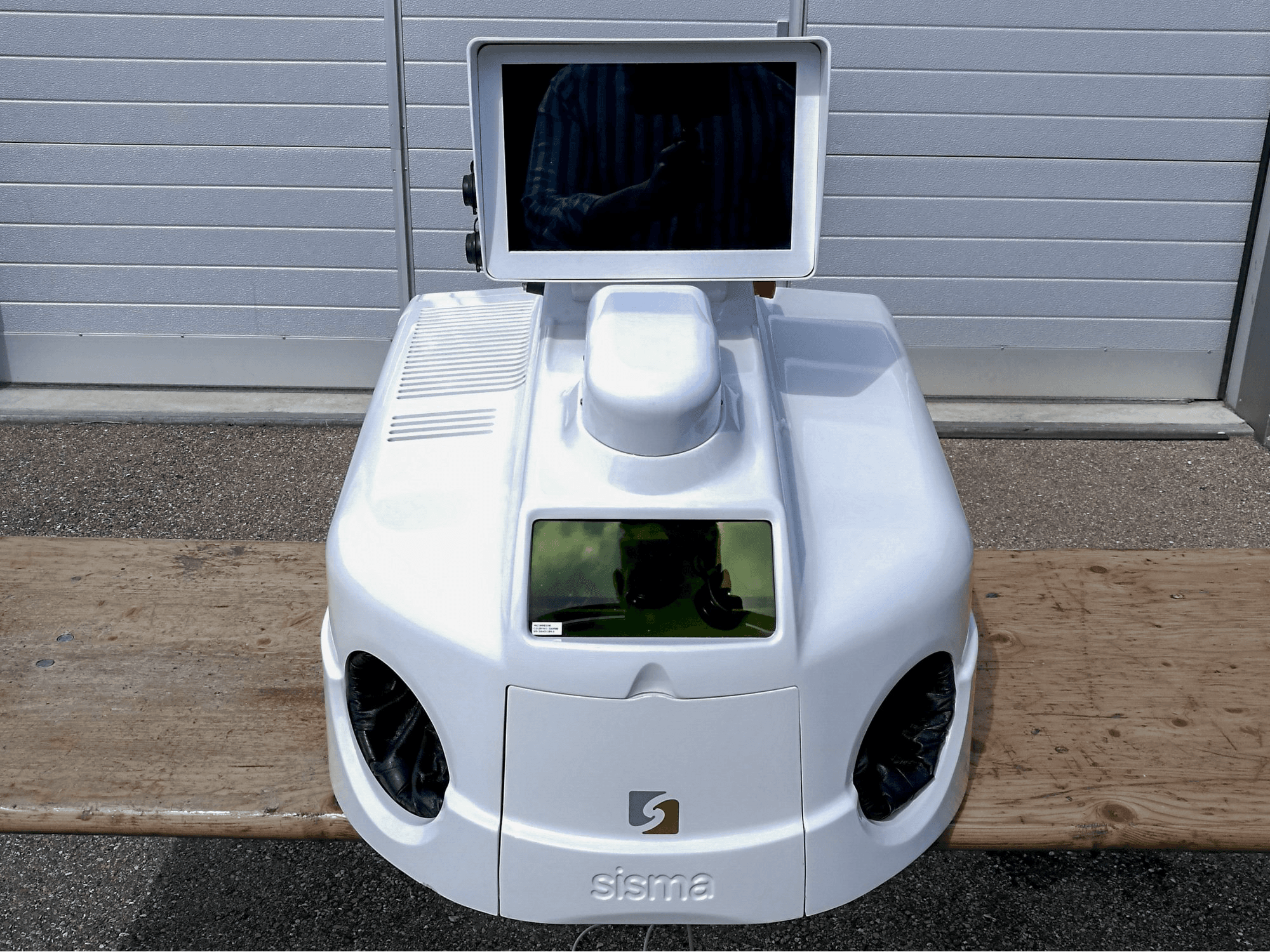 Widok z przodu maszyny Sisma LM-DV 100