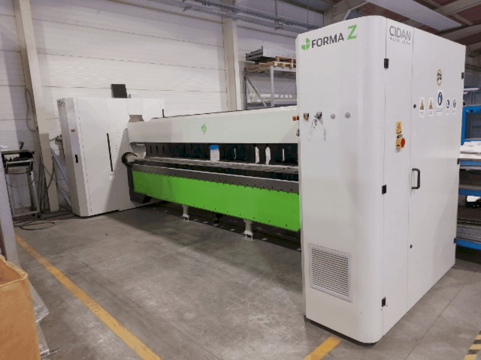 Widok z przodu maszyny CIDAN FORMA Z 40