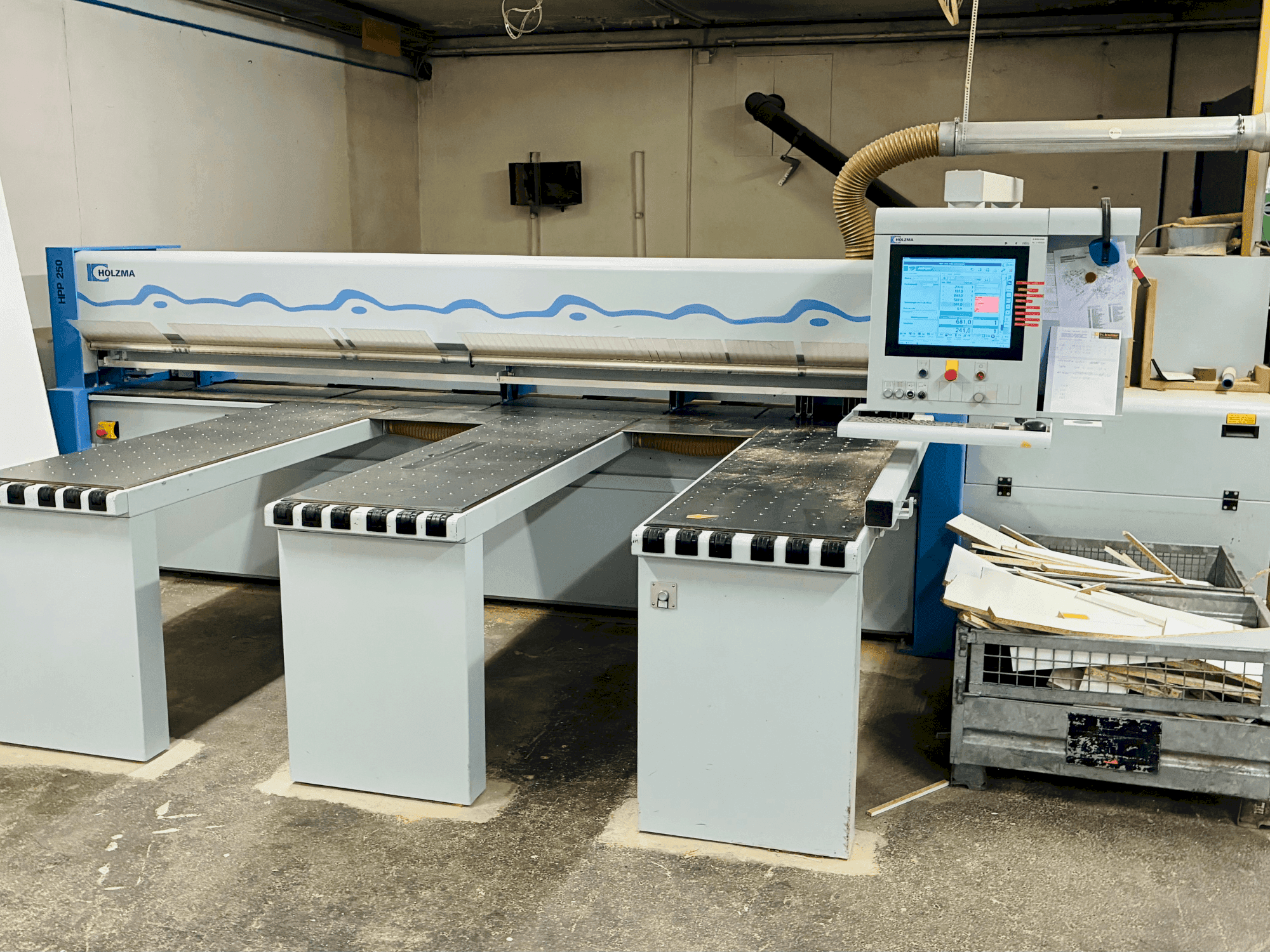 Widok z przodu maszyny HOLZMA HPP 250/38/38