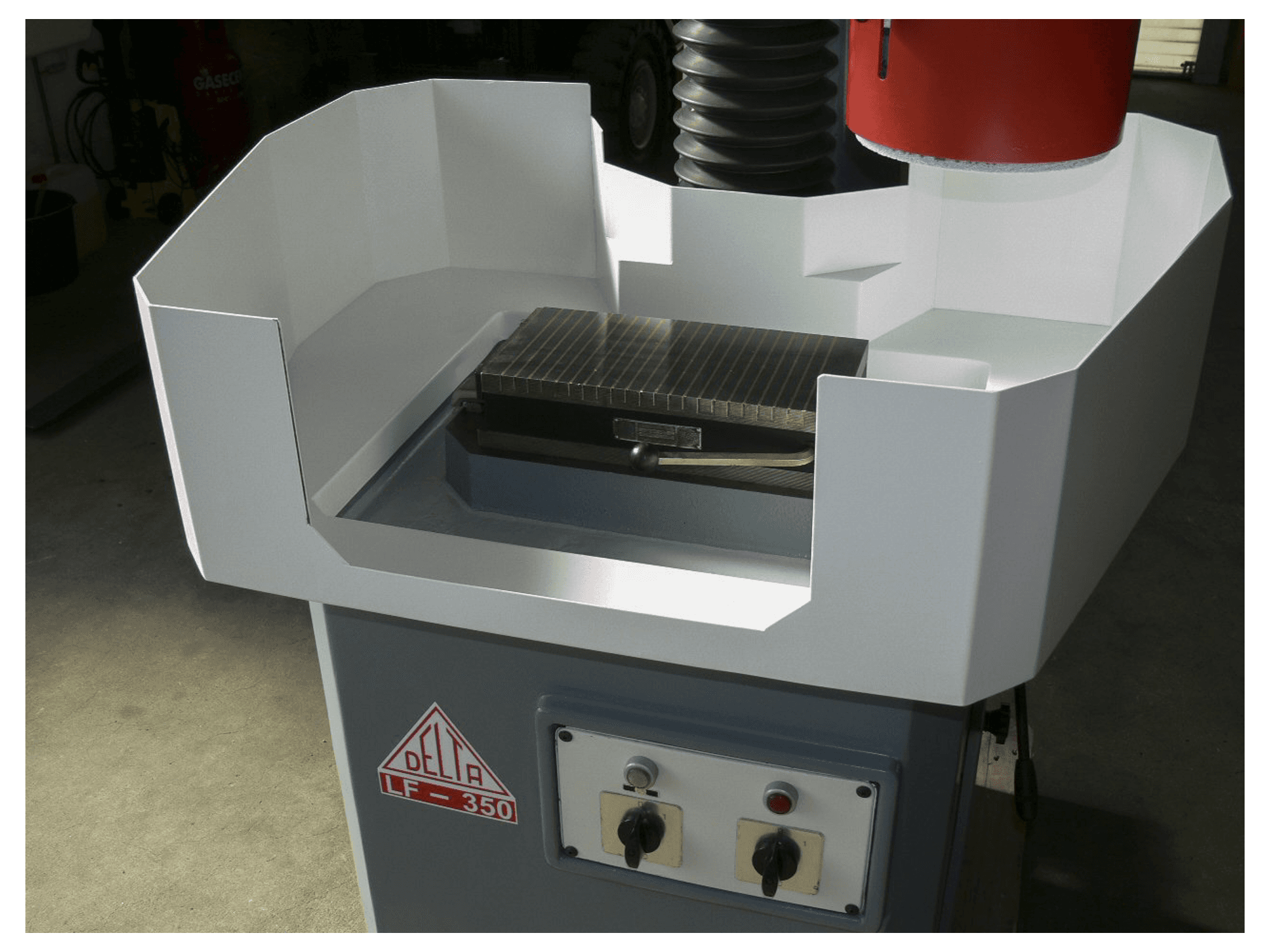 Widok z przodu maszyny DELTA LF-350